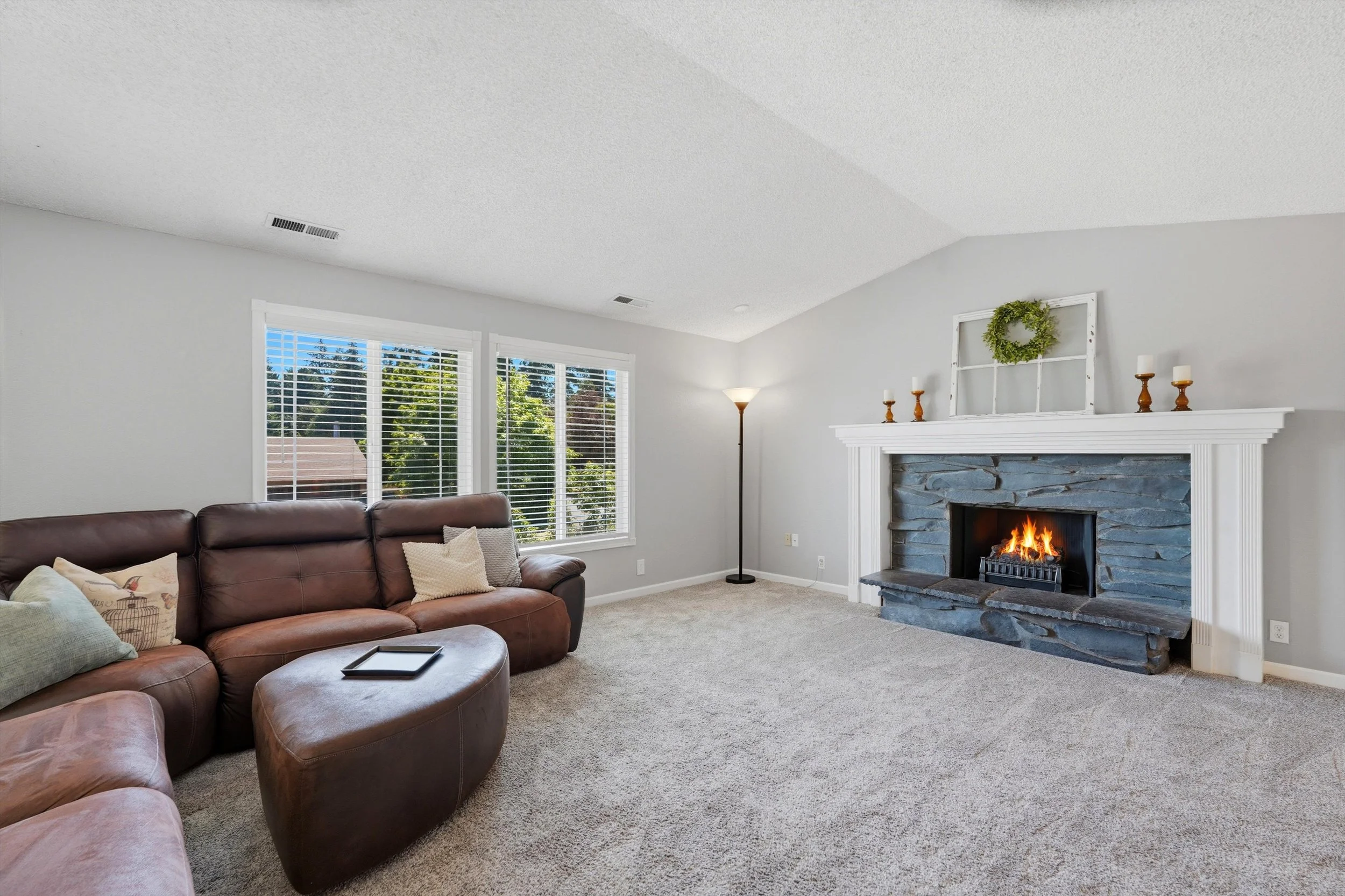 22-8404 NE 29th Ave-9.jpg