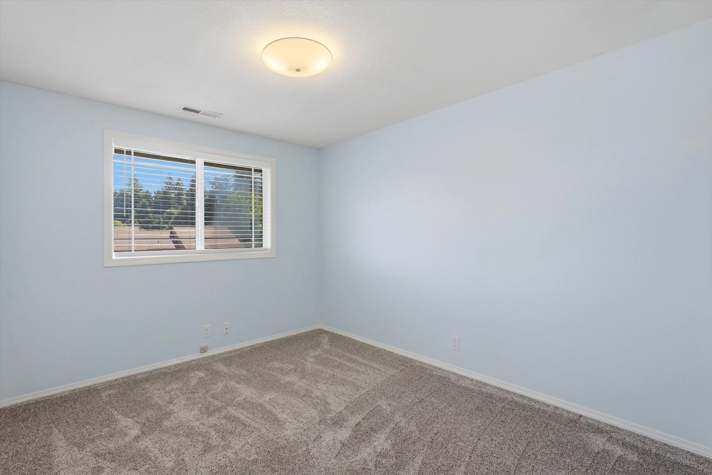 27-8404 NE 29th Ave-17.jpg