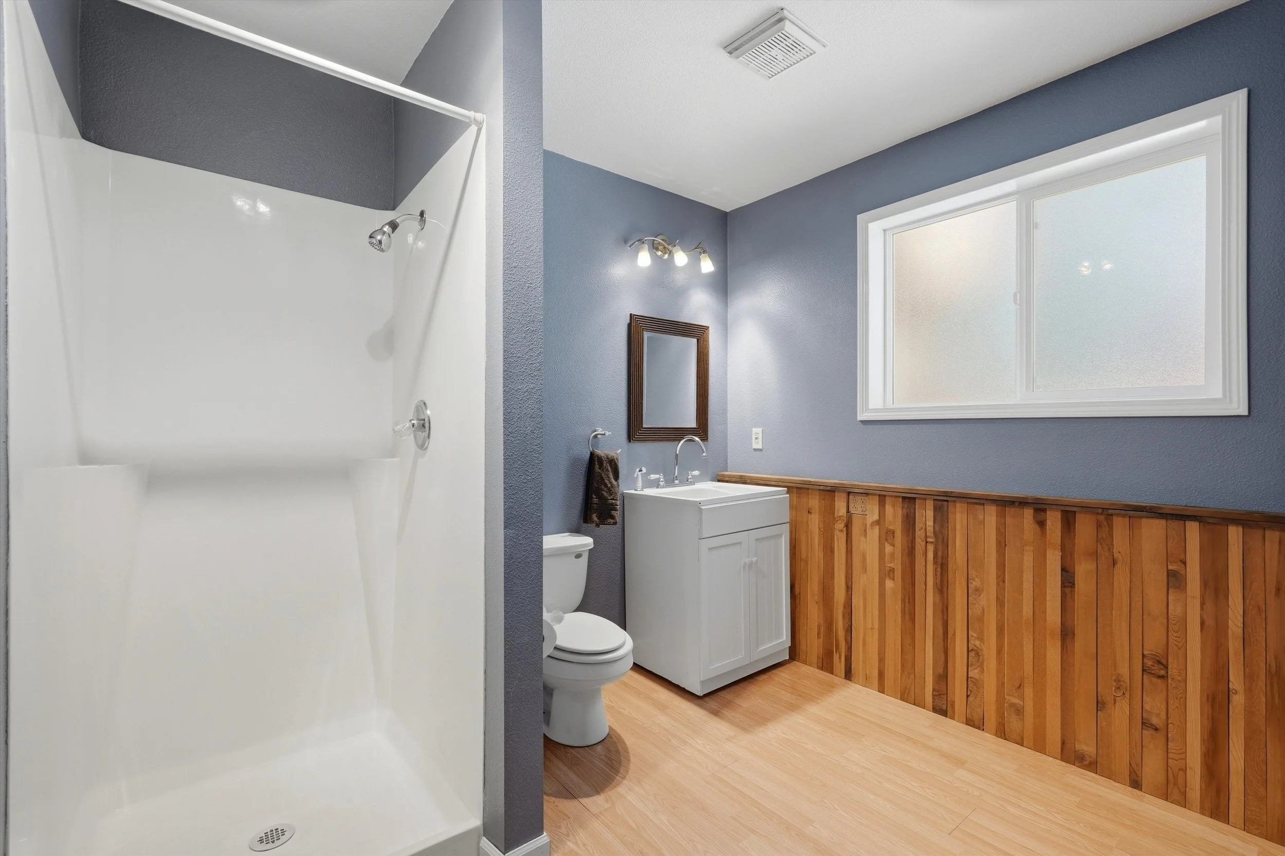 29-8404 NE 29th Ave-7.jpg