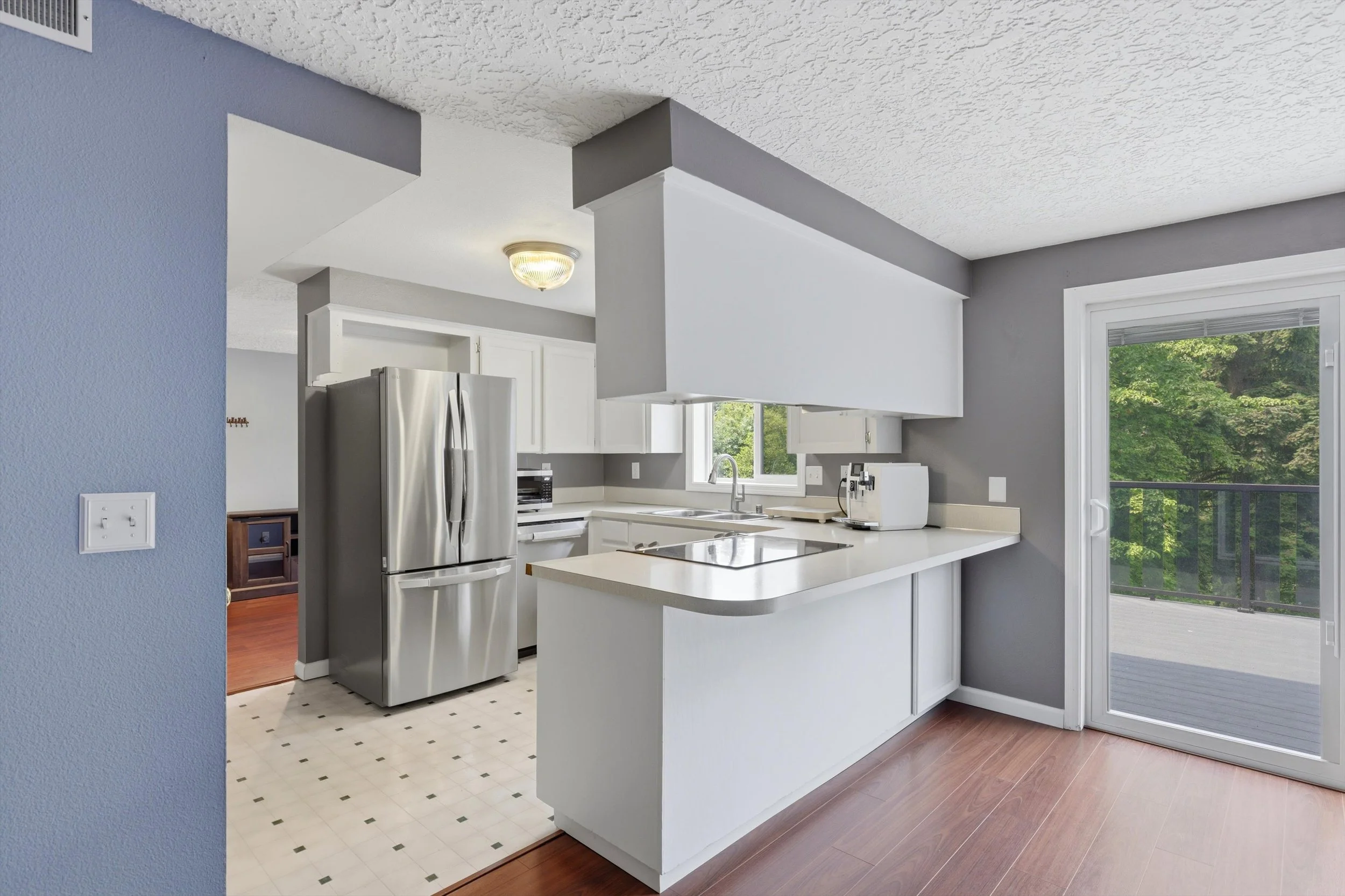 23-10112 NW 4th Ave-10.jpg