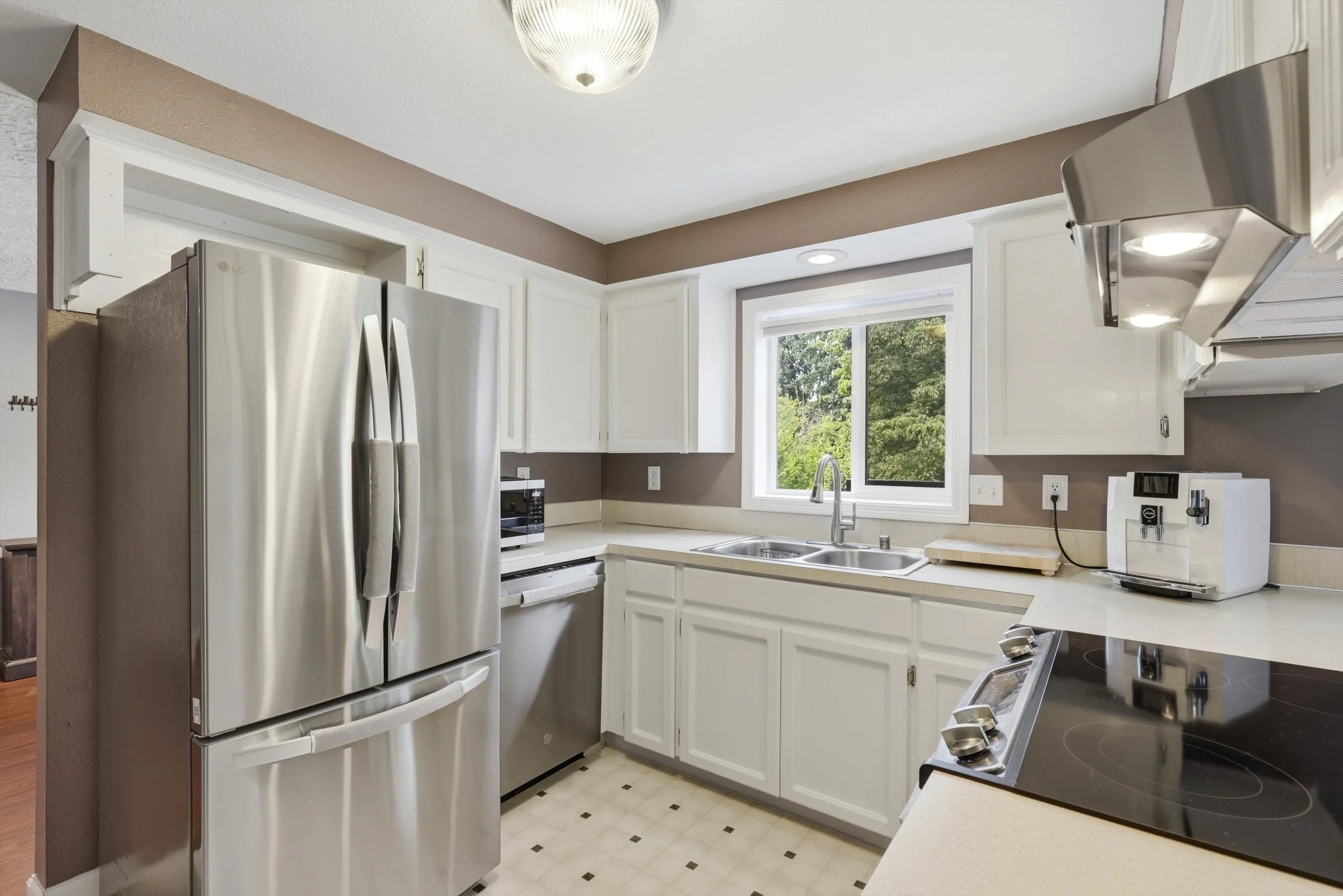 24-10112 NW 4th Ave-11.jpg