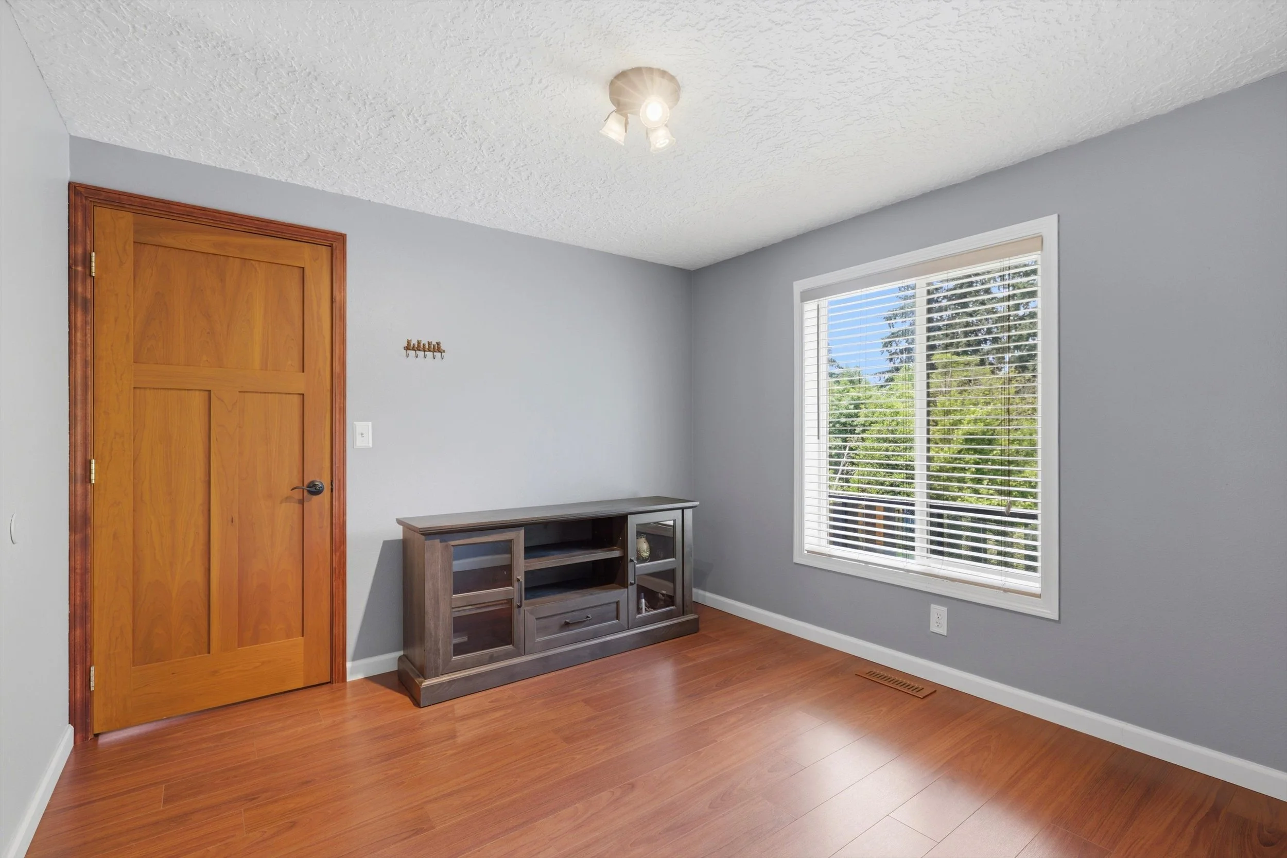28-10112 NW 4th Ave-15.jpg