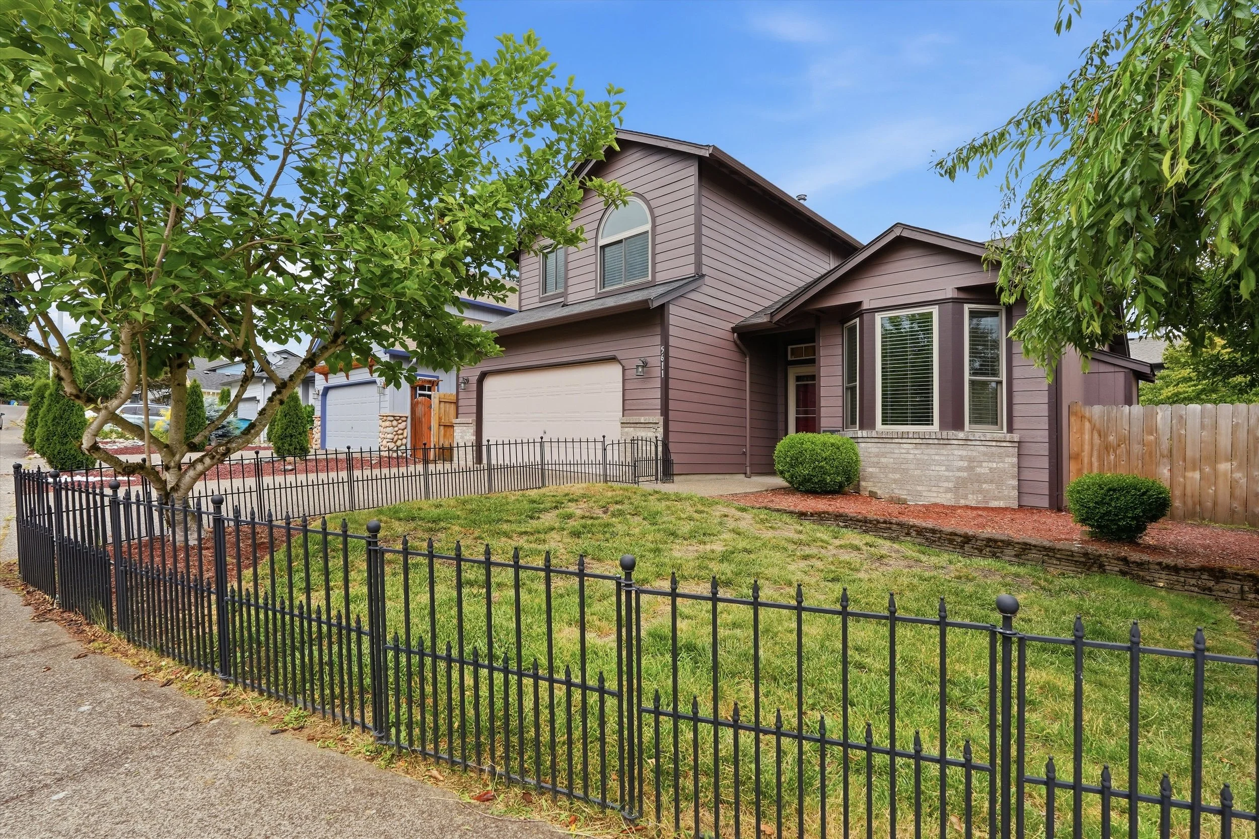 10-5611 NE 50th Pl-38.jpg