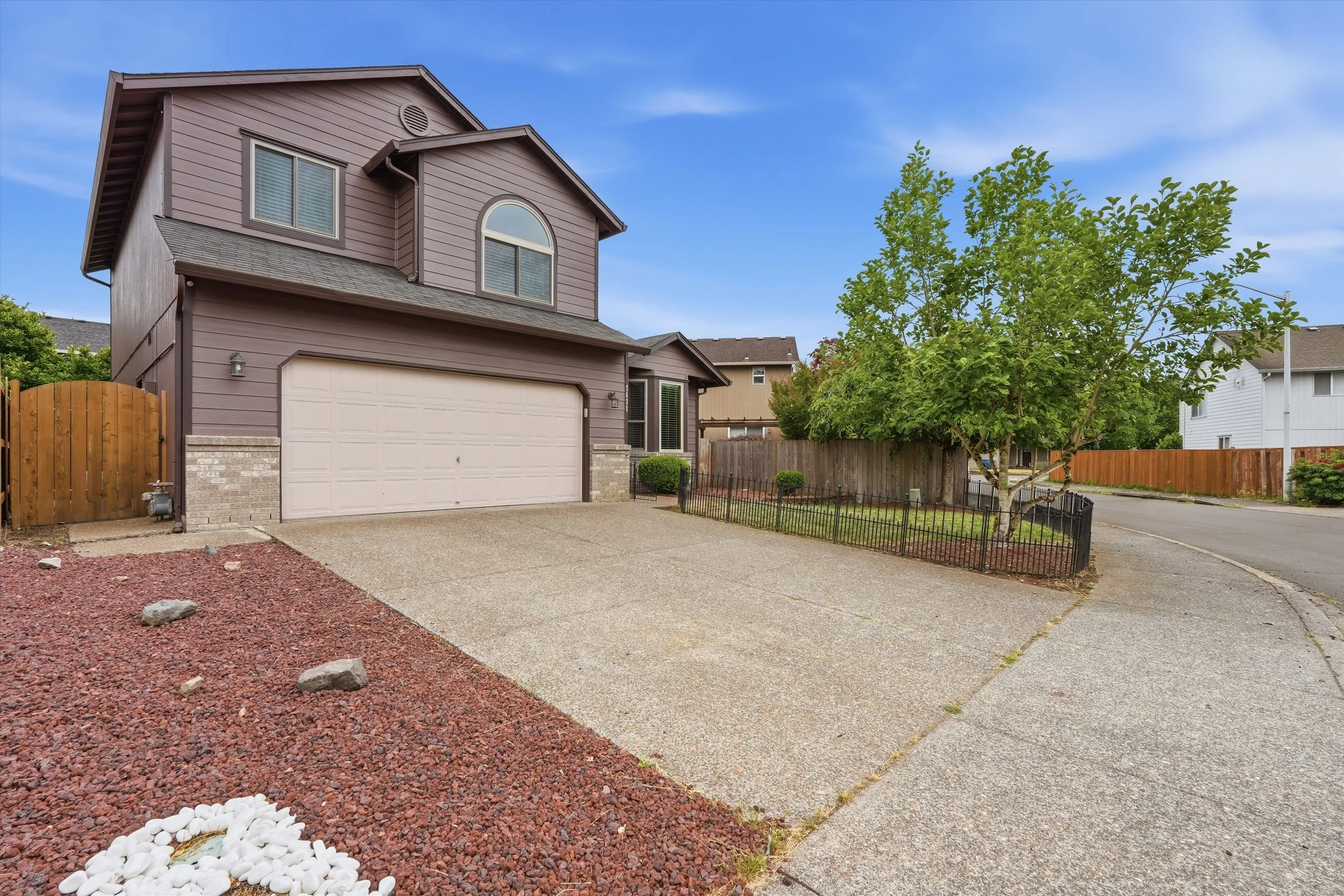 11-5611 NE 50th Pl-36.jpg