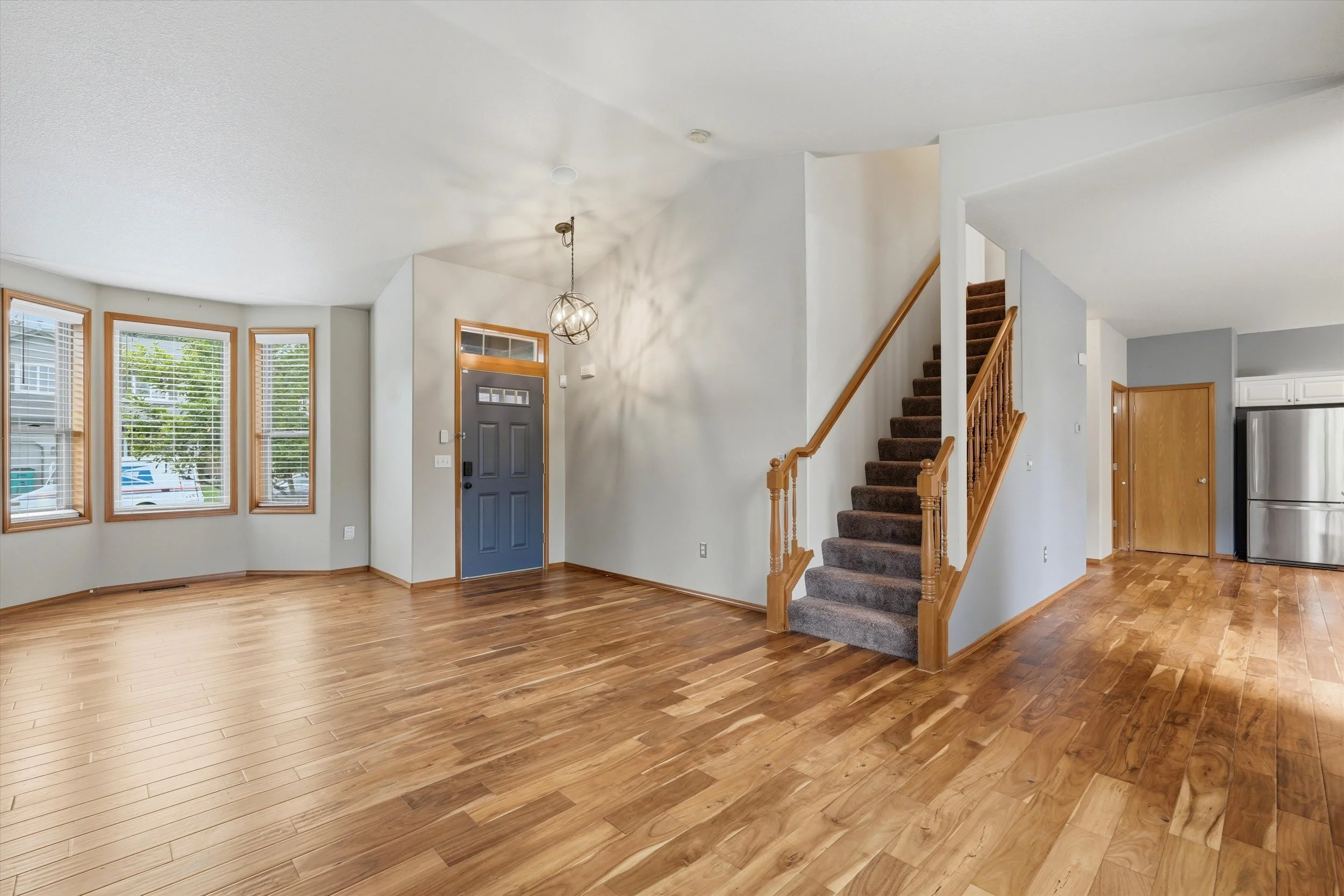 15-5611 NE 50th Pl-2.jpg
