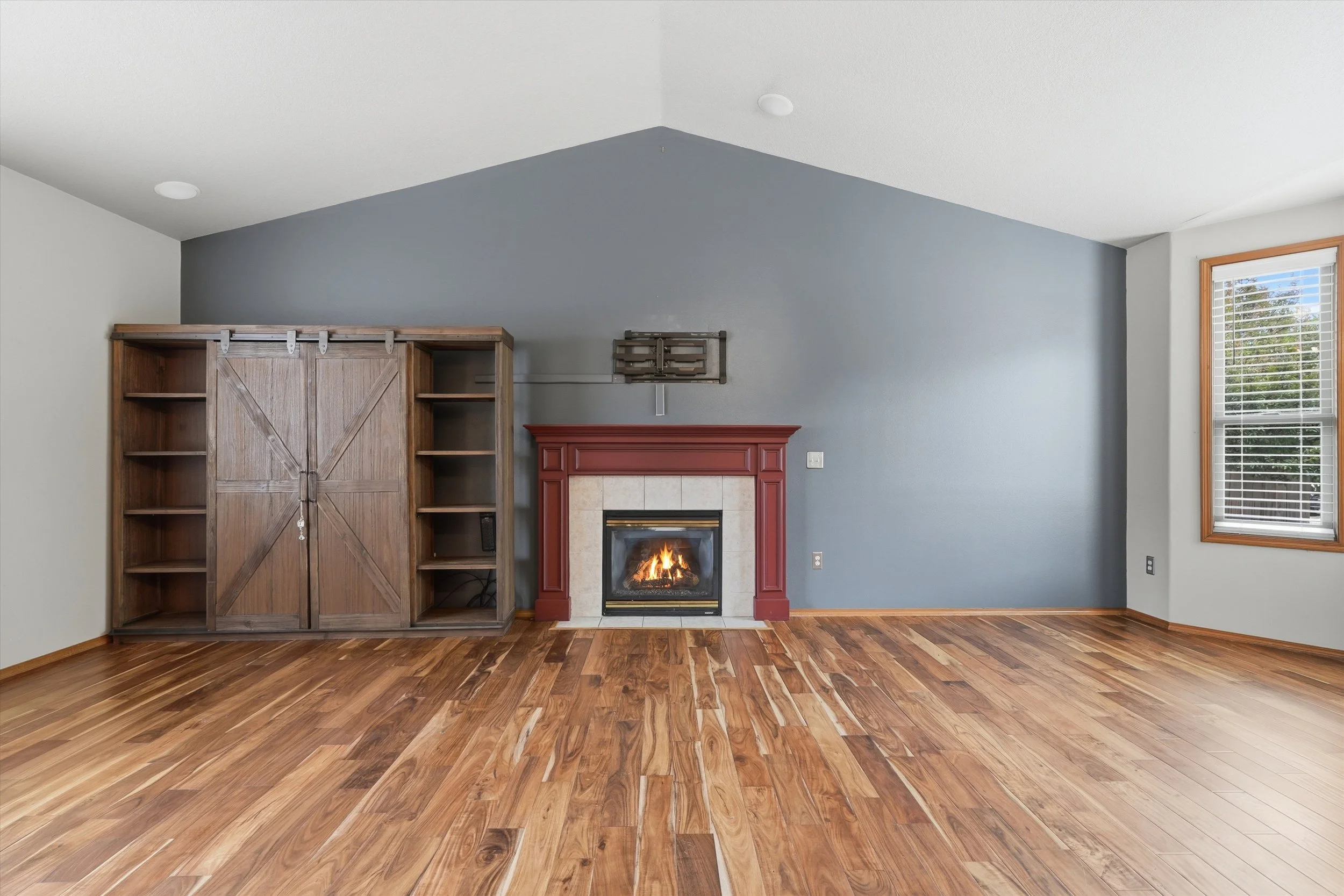 17-5611 NE 50th Pl-5.jpg