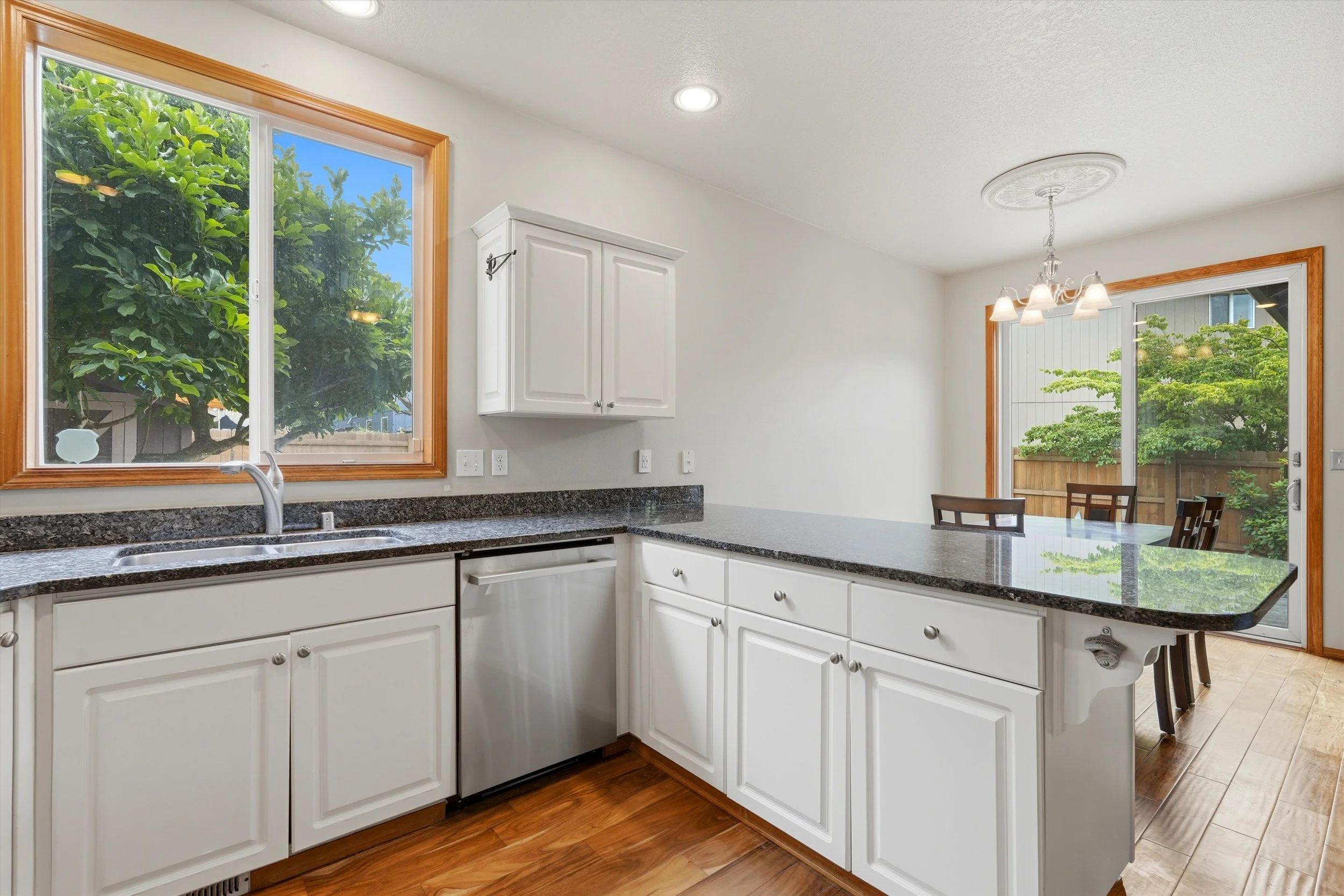 25-5611 NE 50th Pl-13.jpg