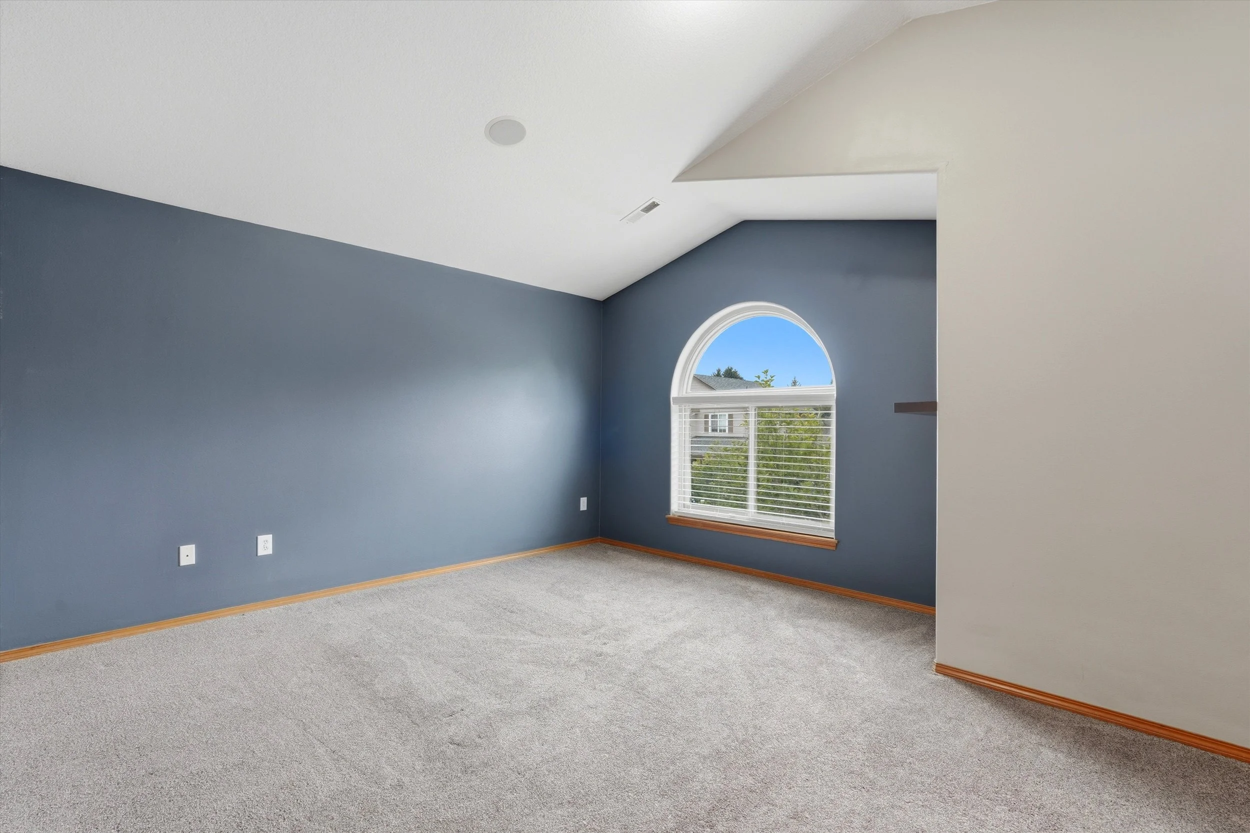 28-5611 NE 50th Pl-17.jpg