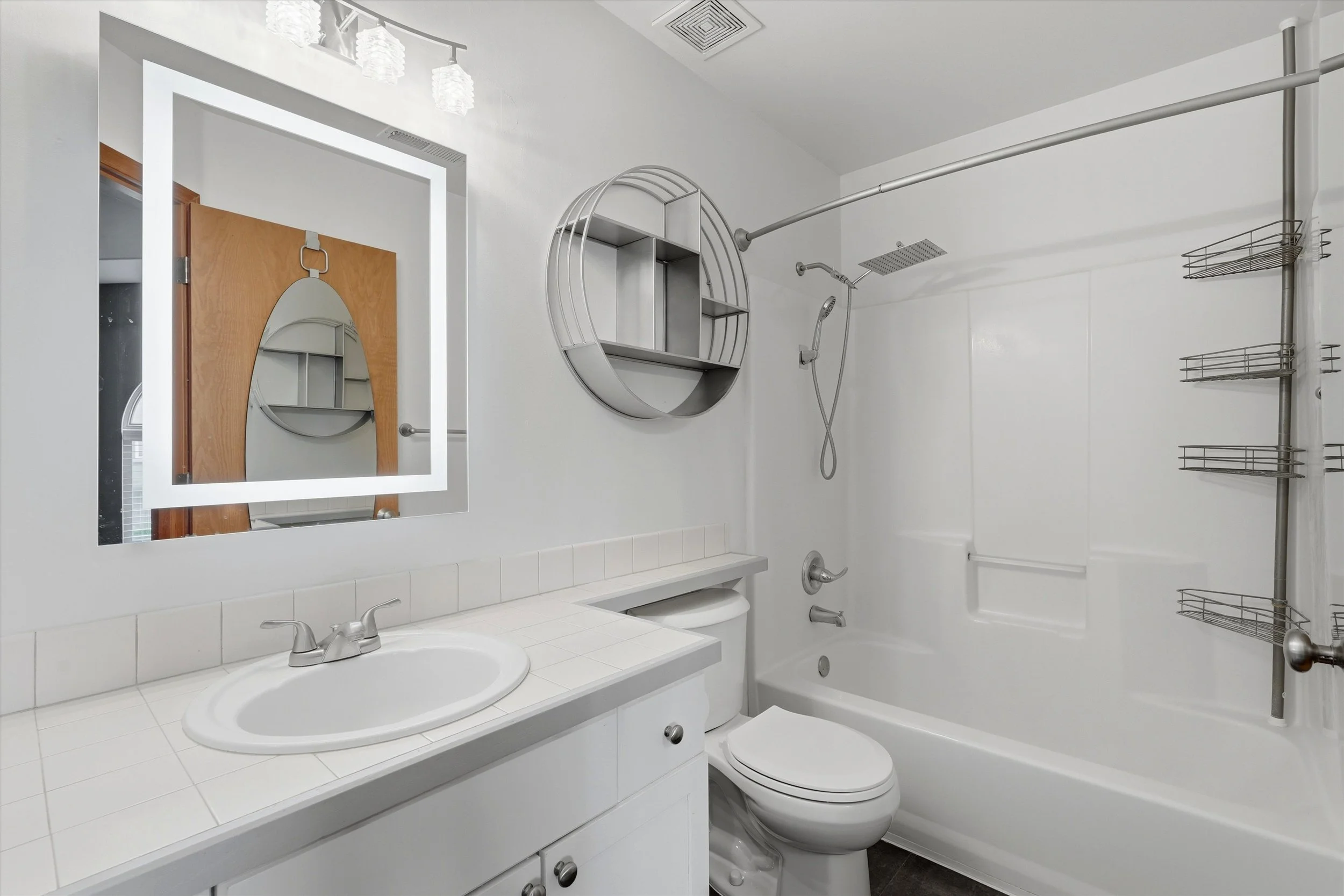 29-5611 NE 50th Pl-18.jpg