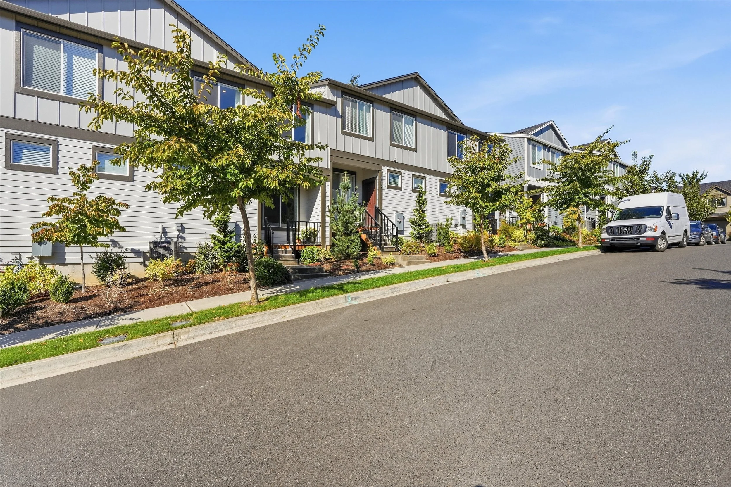 03-6908 NE 16th Ave-3.jpg
