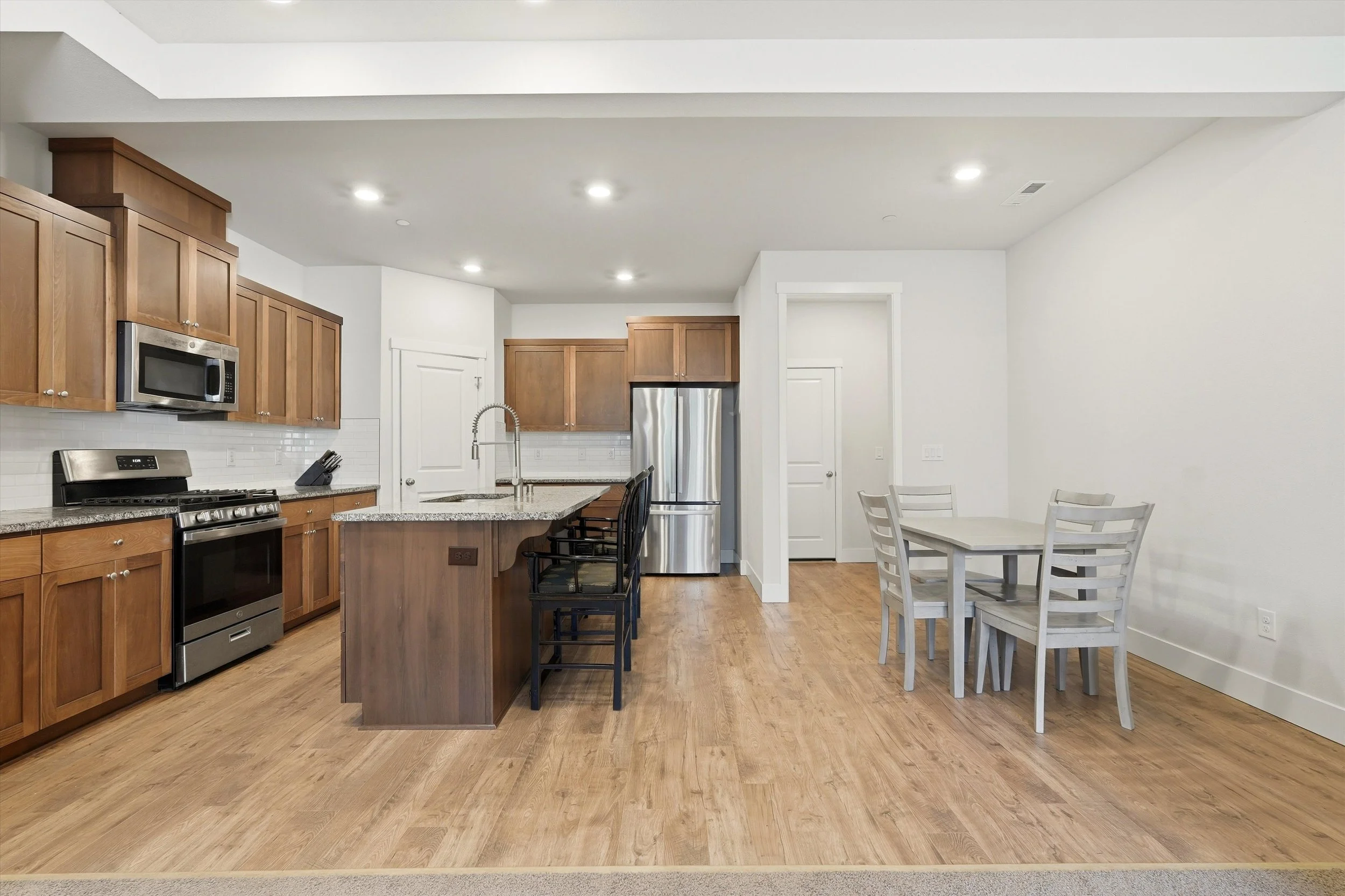 09-6908 NE 16th Ave-9.jpg
