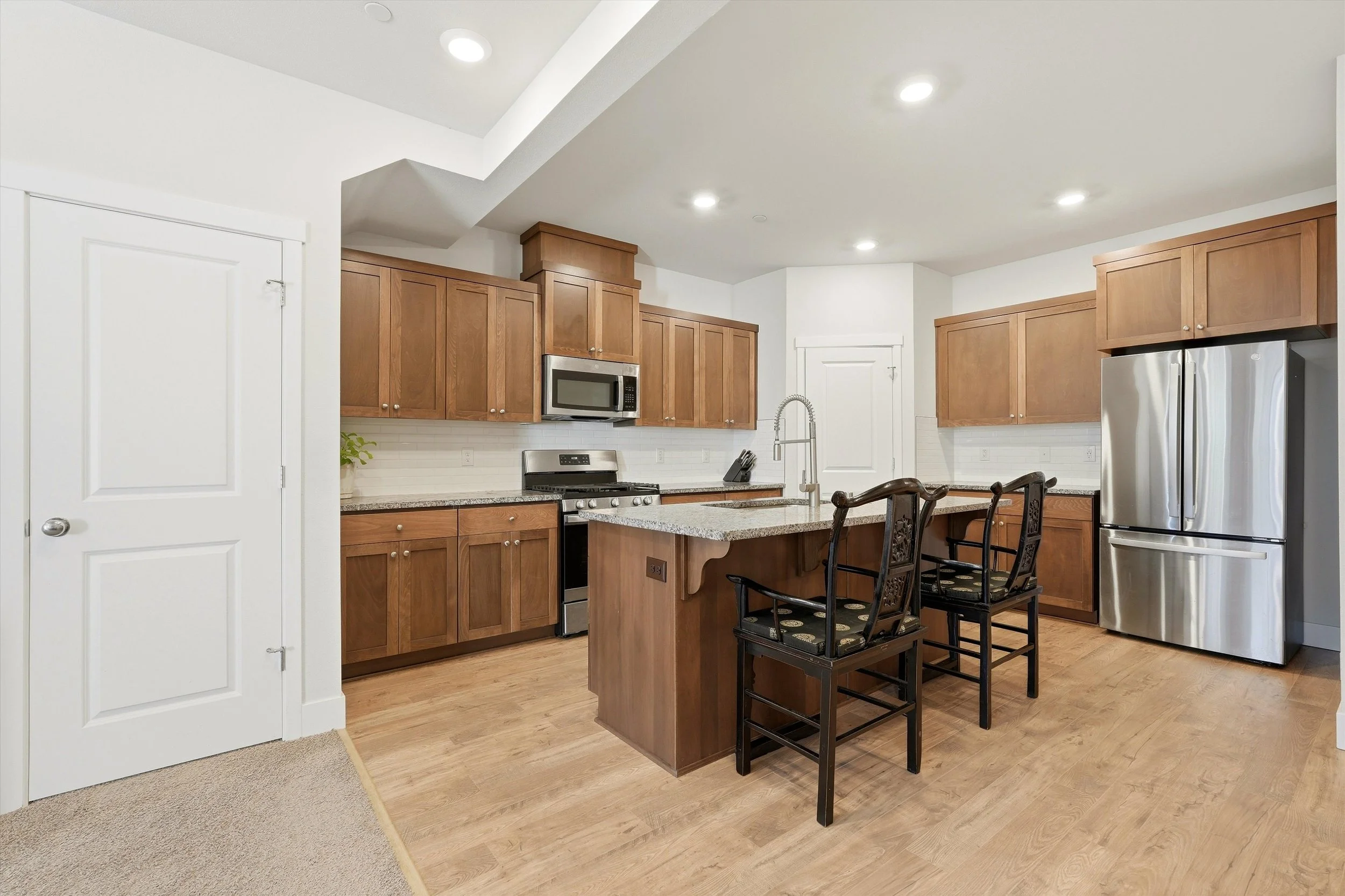 10-6908 NE 16th Ave-10.jpg