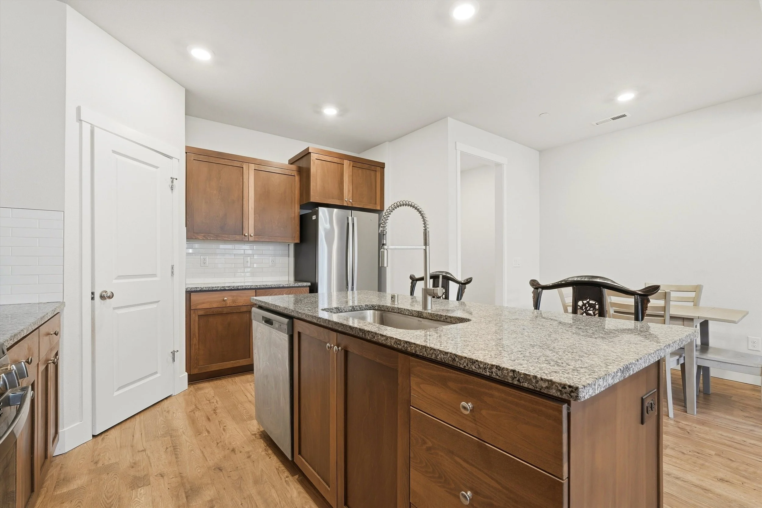 12-6908 NE 16th Ave-13.jpg