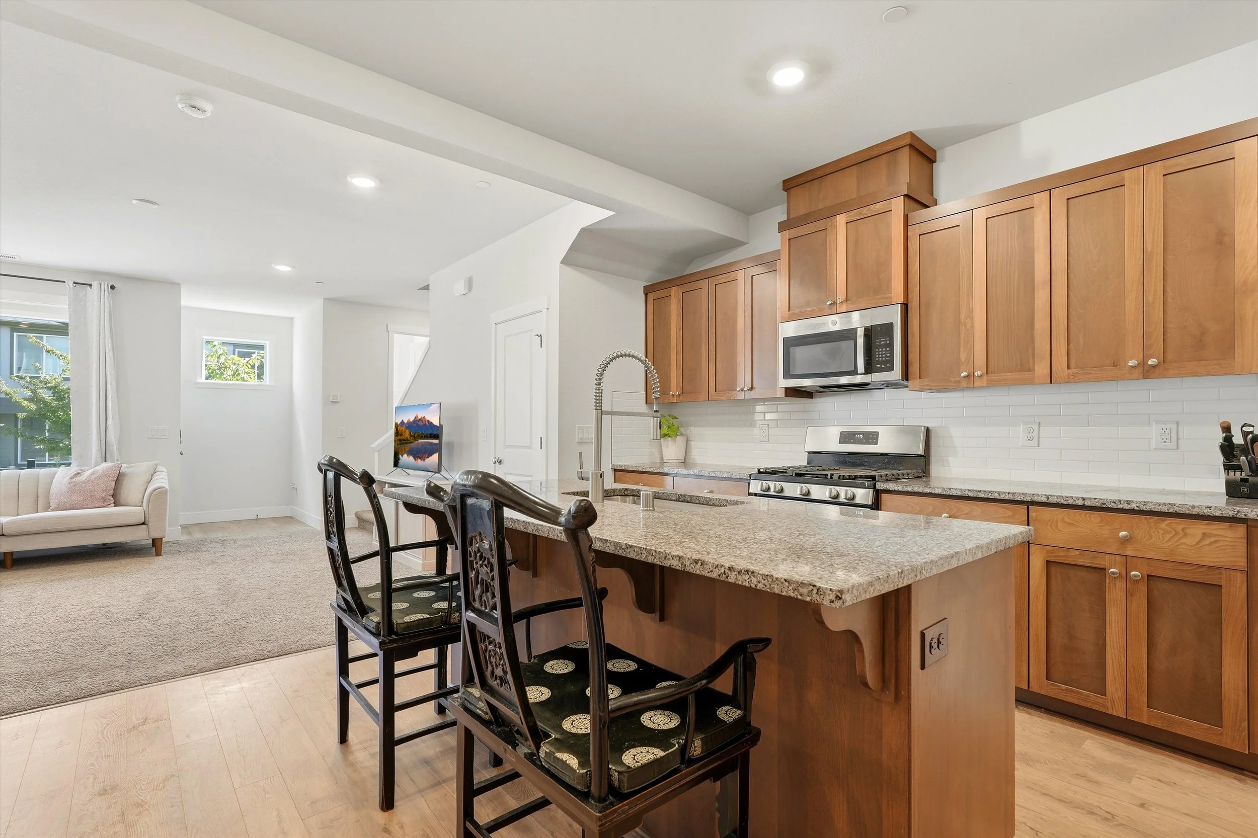 13-6908 NE 16th Ave-11.jpg