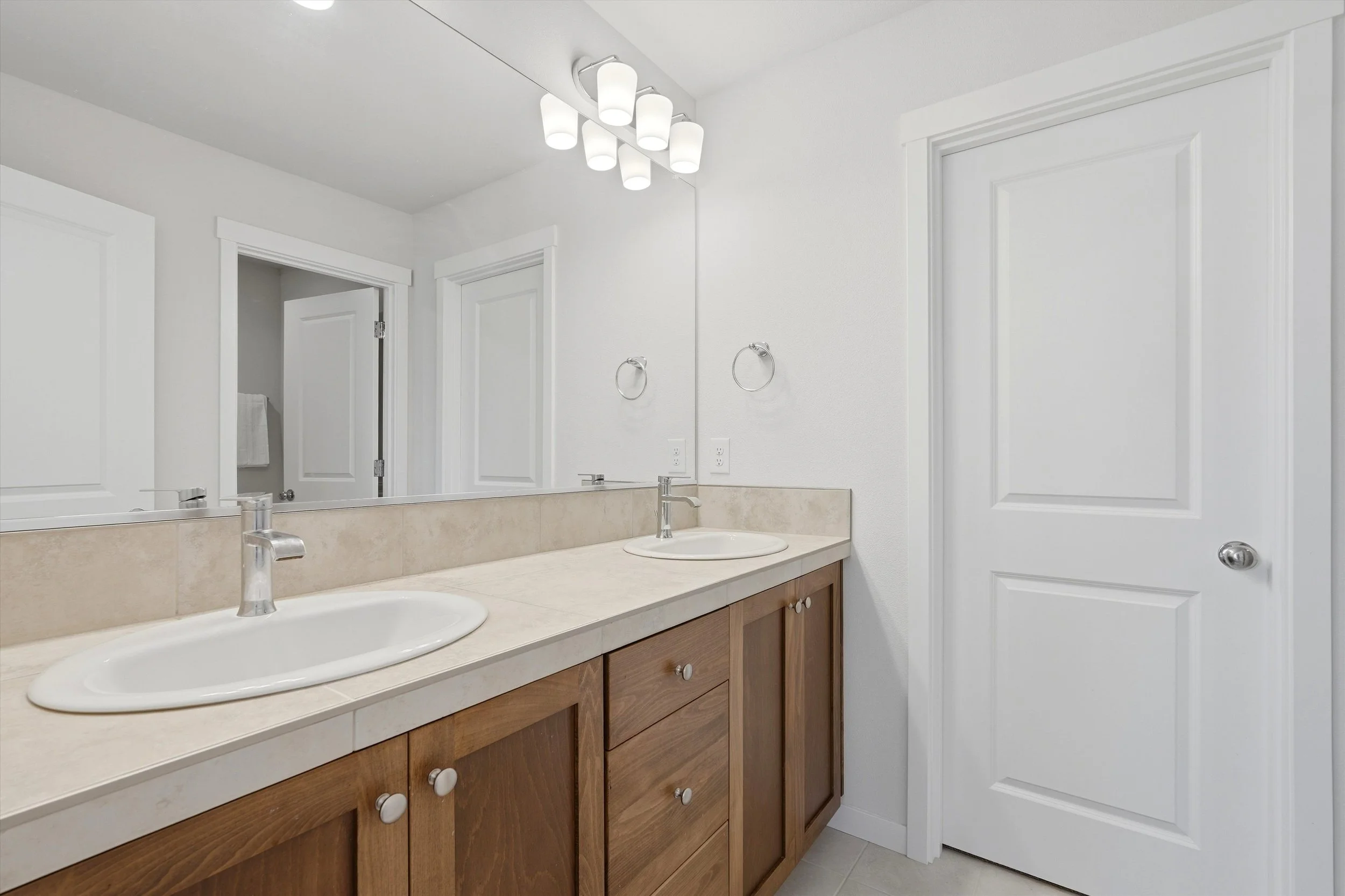 17-6908 NE 16th Ave-17.jpg