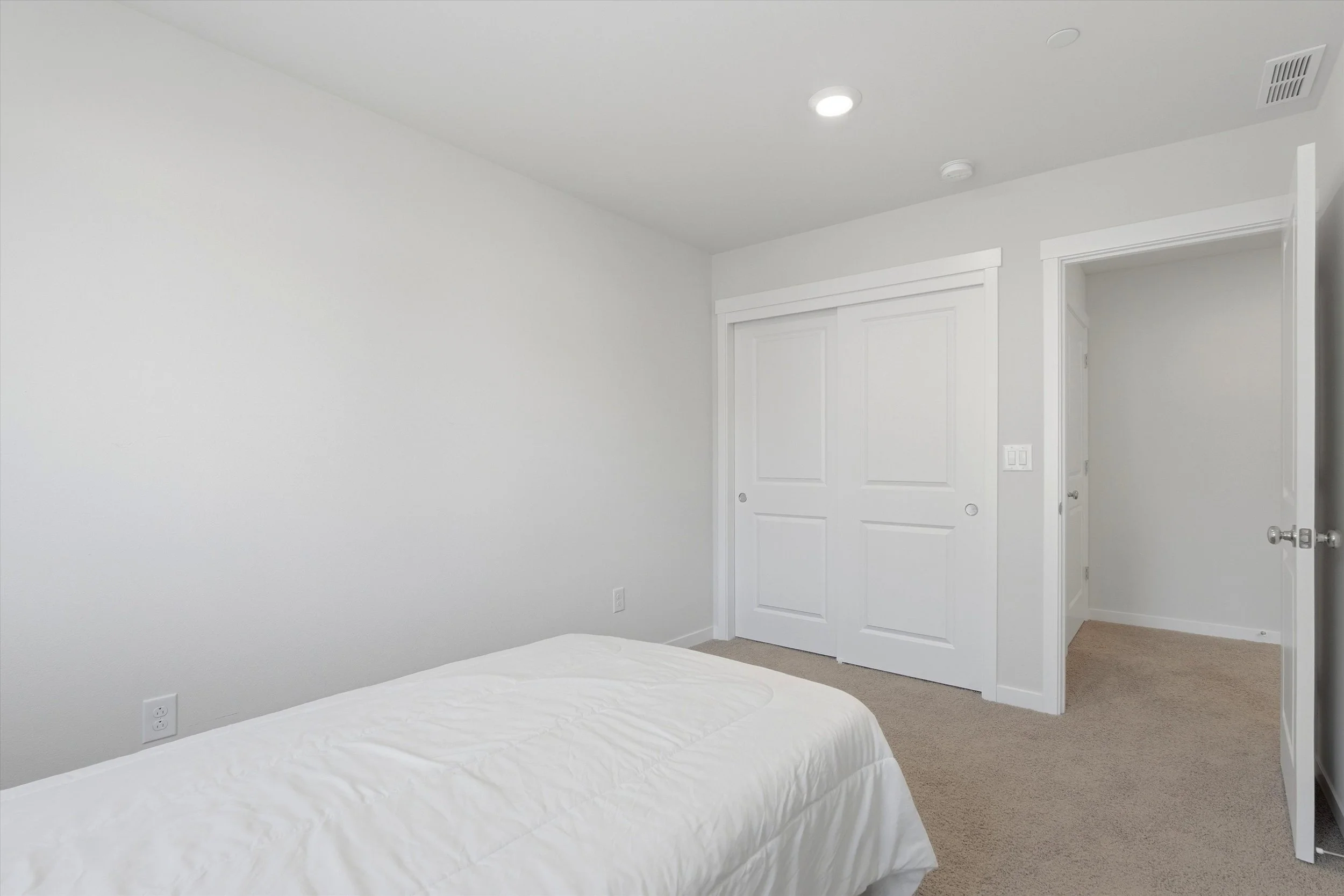 21-6908 NE 16th Ave-22.jpg