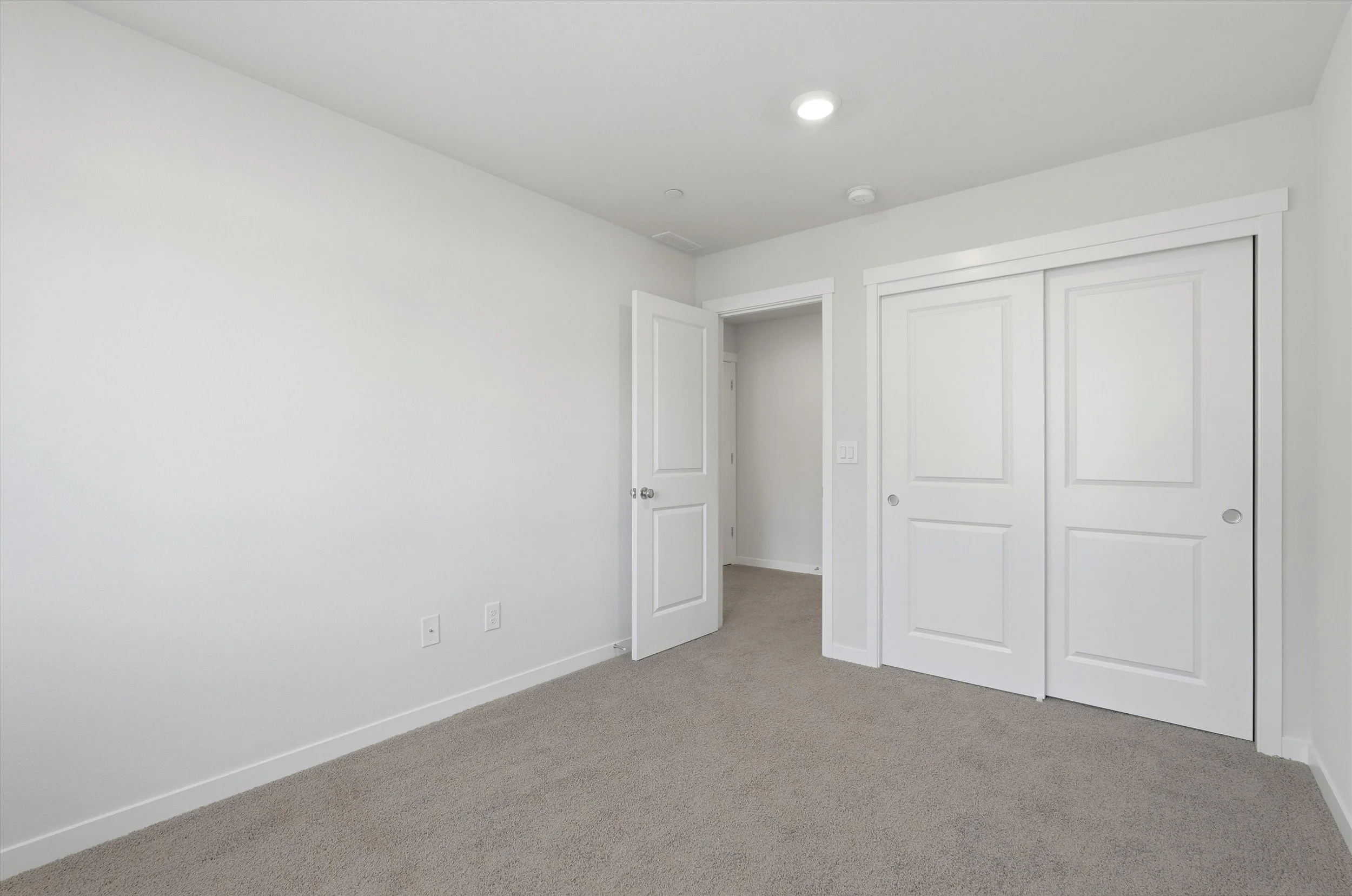 23-6908 NE 16th Ave-24.jpg