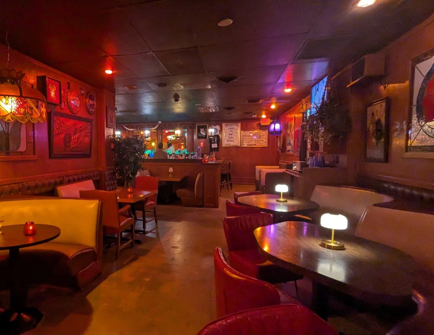 Uptown Vancouver | Vintage Lounge & Evening Bites