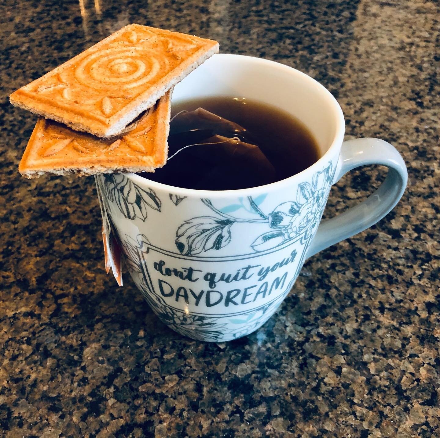 Zimtwaffels and Tea.jpg