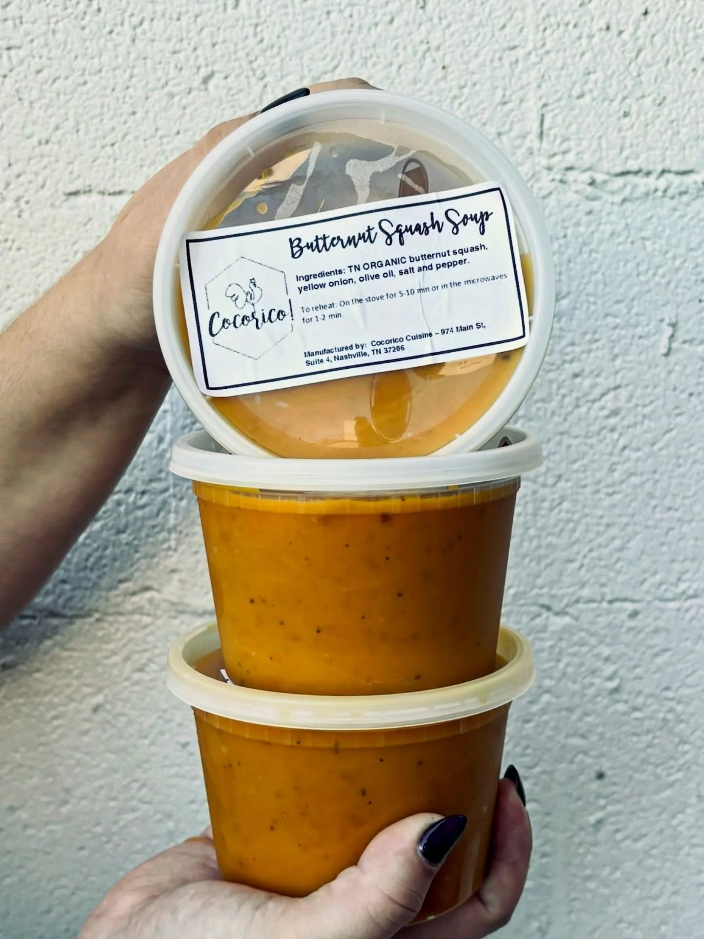 Soup Season? Oui, s&rsquo;il vous pla&icirc;t! Today is the launch of our Butternut Squash soup, made from scratch with TN Organic butternut squash from @delvinfarms, yellow onion, olive oil and salt &amp; pepper. 

This will be sold in 16 &amp; 32oz