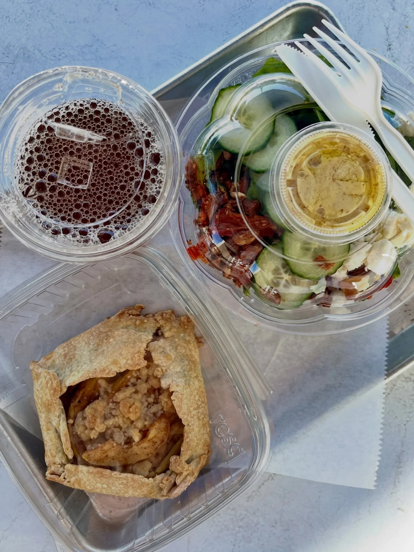 POV: it&rsquo;s Monday again and you made good decisions for  lunch from Cocorico! 

Apple galettes and salads make a great combo, as do our sandwiches and soups and more. 

Tell us your favorite lunch combos 👇

#cocorico #frenchcafe #frenchbakery #