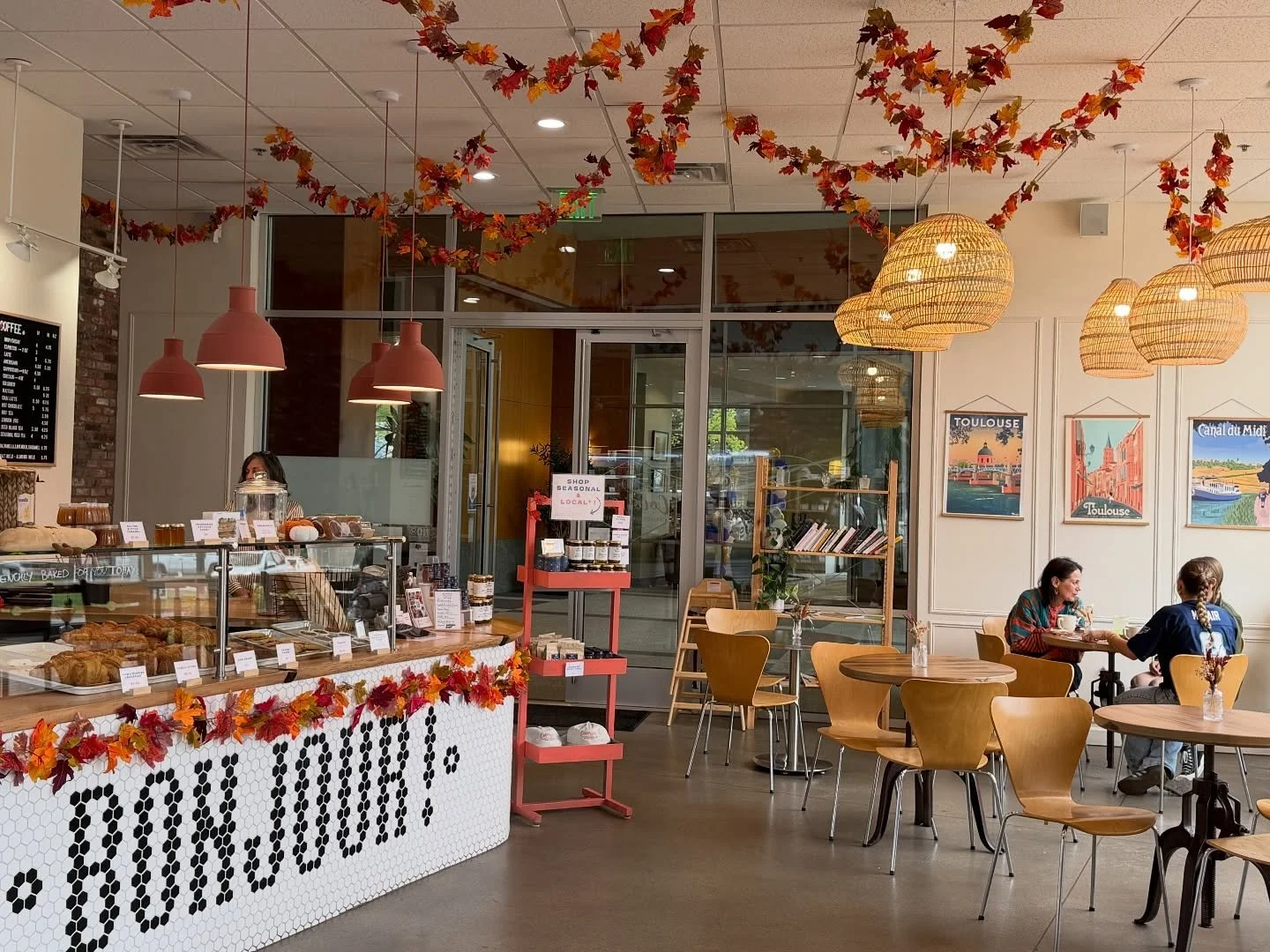 Bonjour from our cozy little French cafe in the heart of Nashville! 

Pastry case is full, parking is free, and we can&rsquo;t wait to see you. 

#cocorico #nashville #frenchpastries #lunch #musicrow