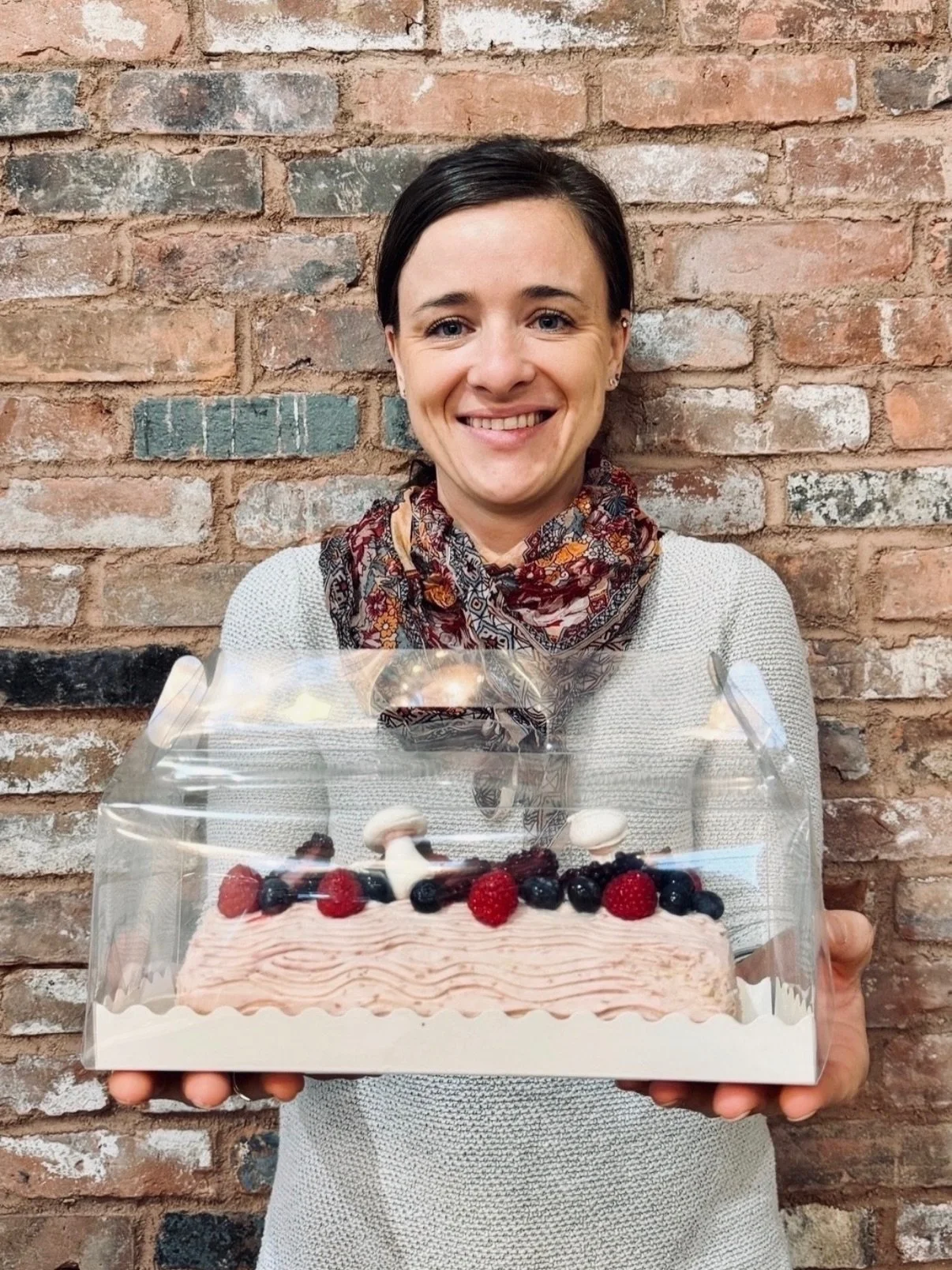 There&rsquo;s still time to order holiday treats! Order savory quiches and perfectly sweet Buche de Noel&rsquo;s (Yule Logs) and your favorite baguettes by 12/18 for pick-up on 12/24. 

Link in bio 😍