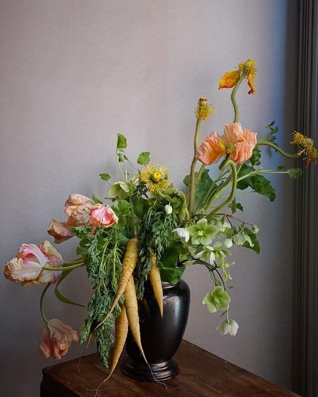 Don&rsquo;t expect produce in your Mother&rsquo;s Day deliveries...but request it in the design notes if you&rsquo;re weird like that 😉

Link in bio for orders through me or through The Flour Shop! Please feel free to share with friends or your comm