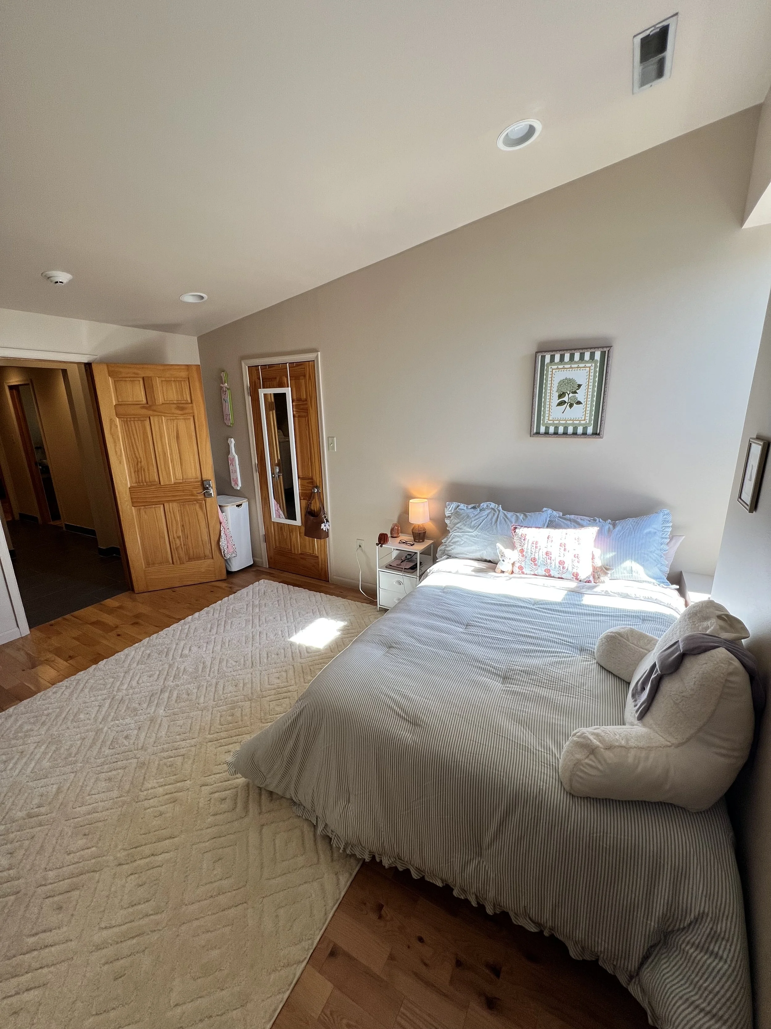 Apartment 1- 5 bedroom 2 bathroom