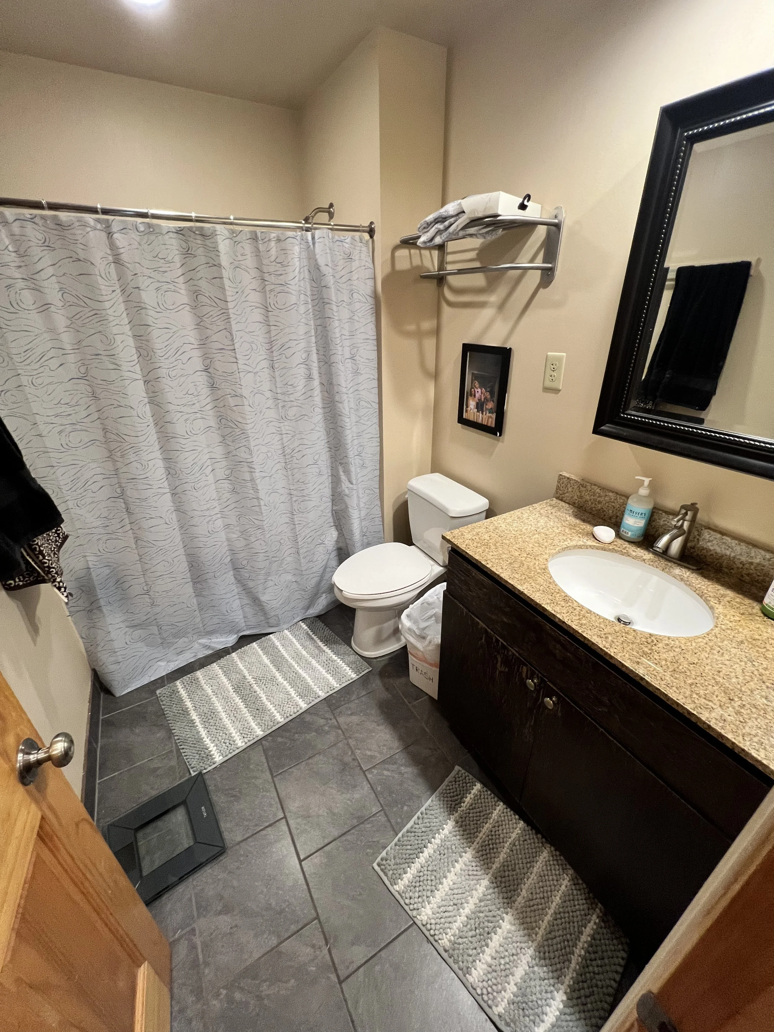 Apartment 1- 5 bedroom 2 bathroom