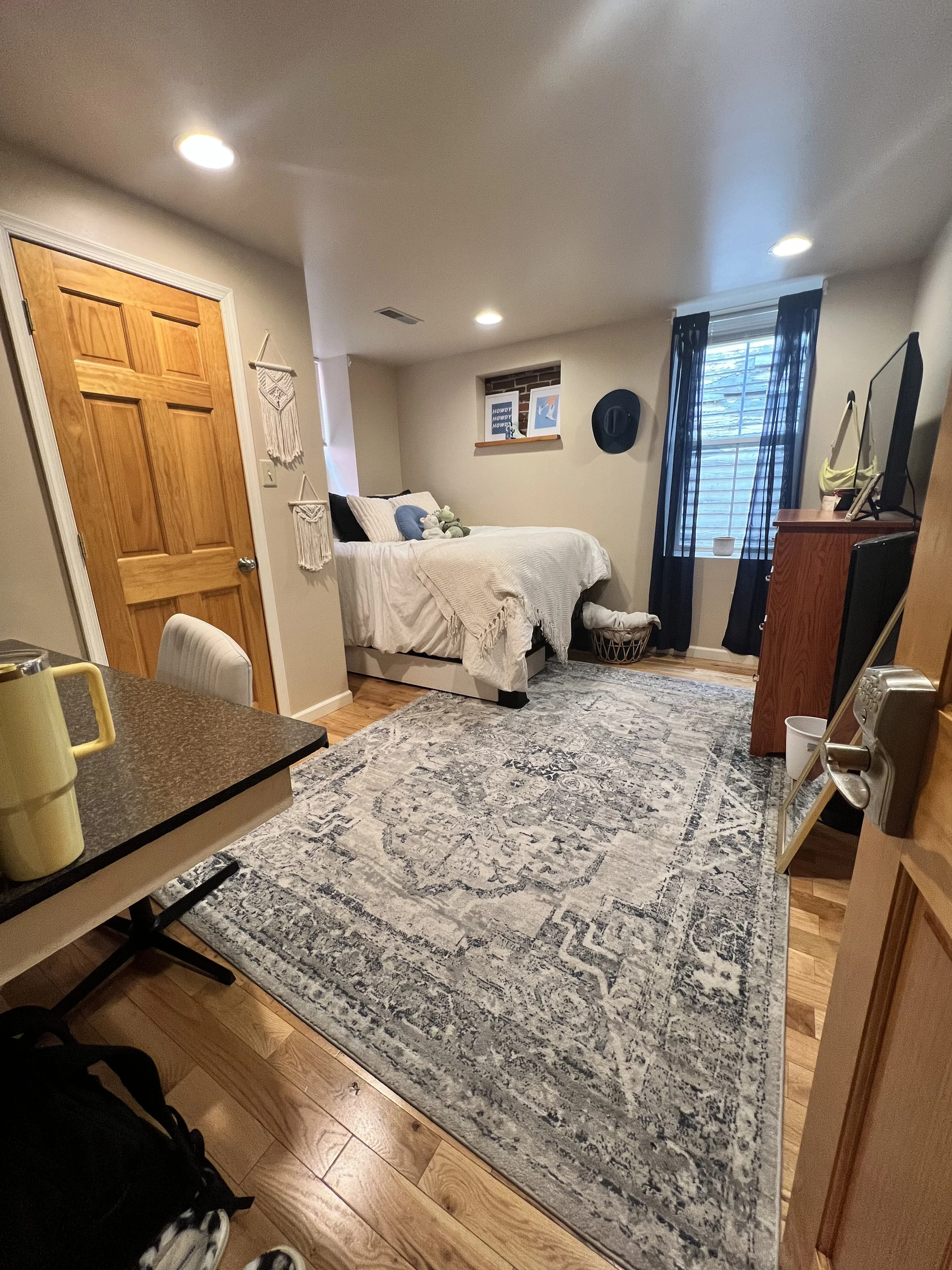 Apartment 3A - 6 bedroom 6 bathroom