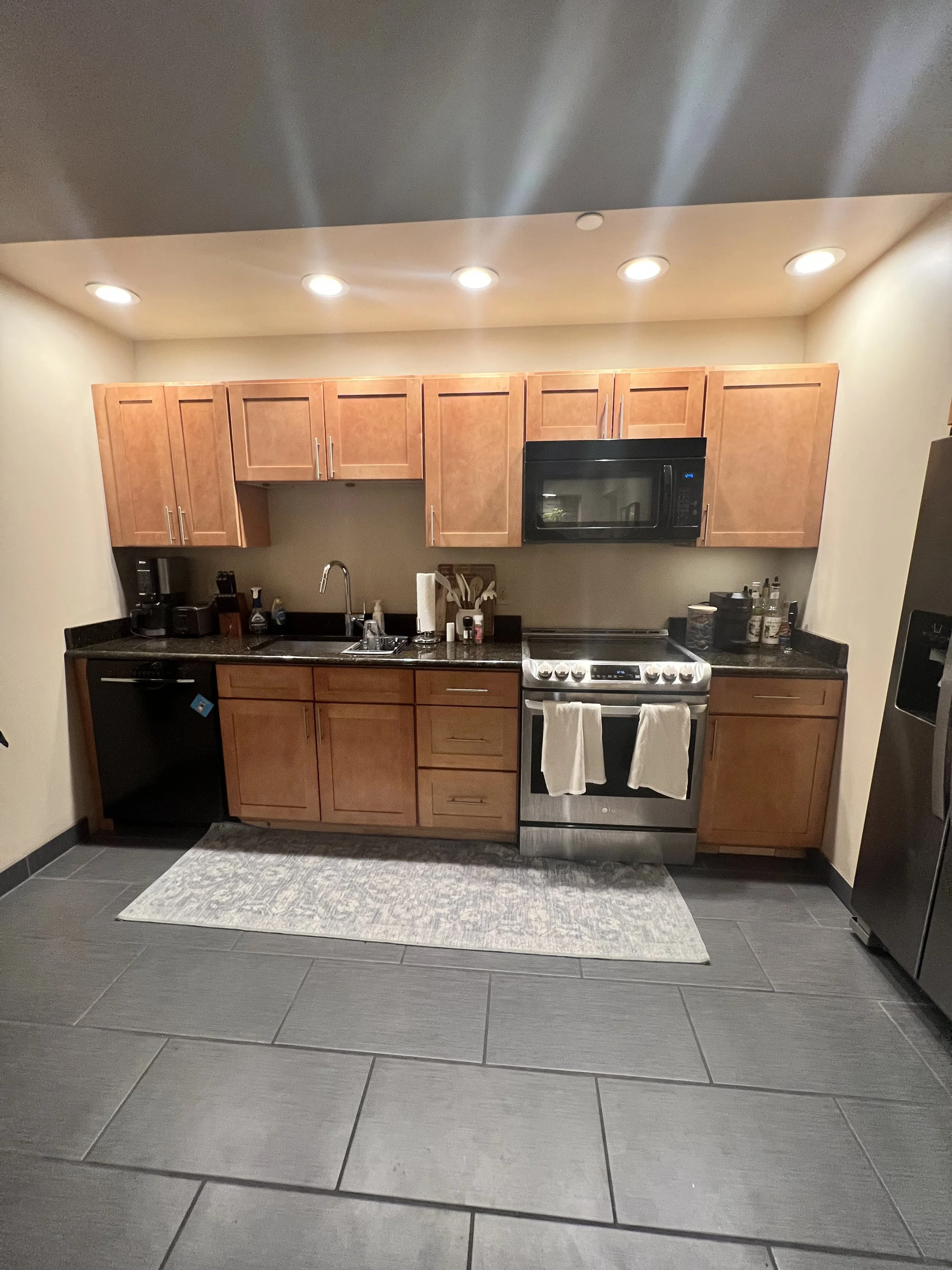 Apartment 2 - 2 Bedrooms 2 Bathrooms
