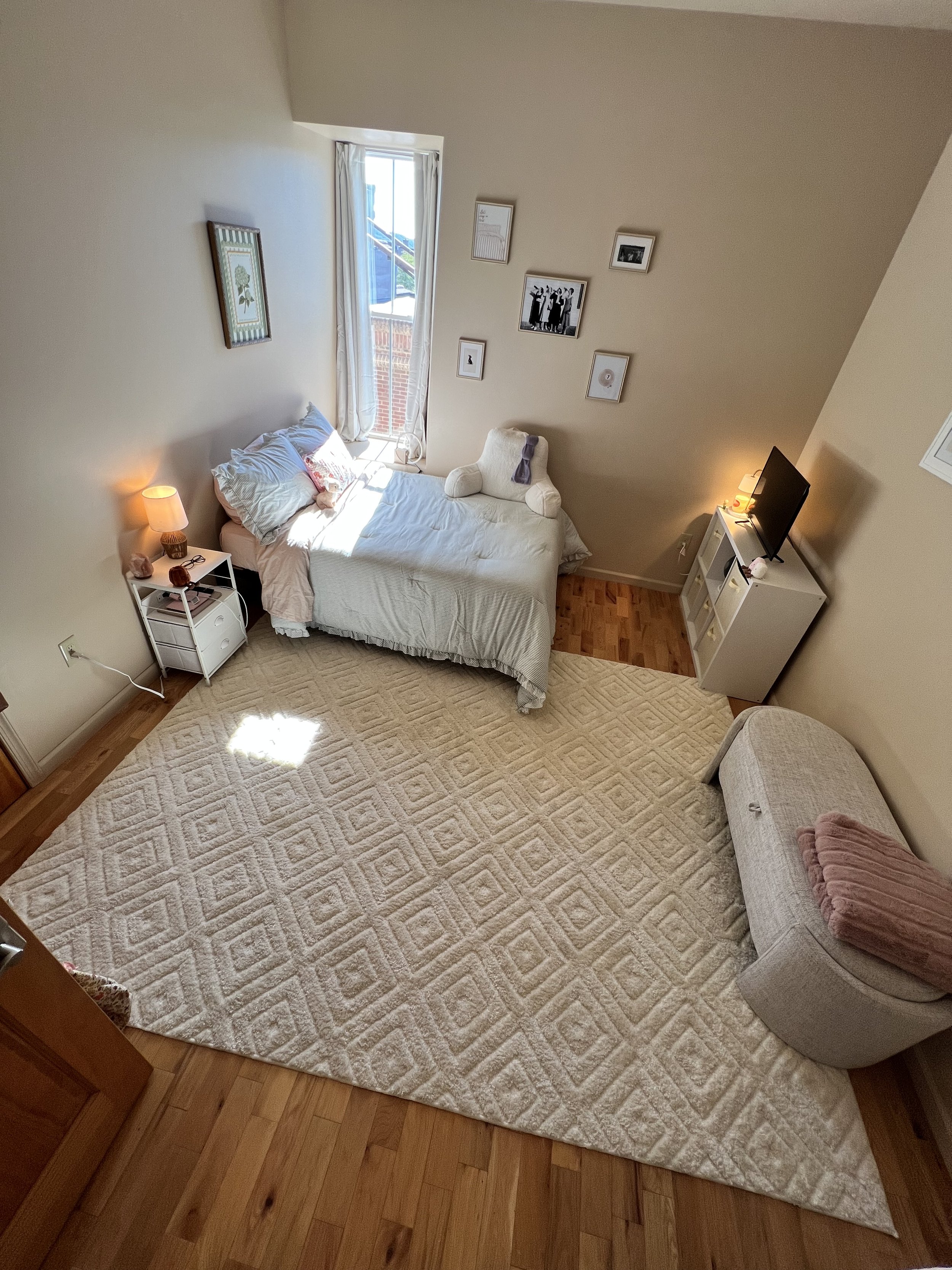 Apartment 1- 5 bedroom 2 bathroom