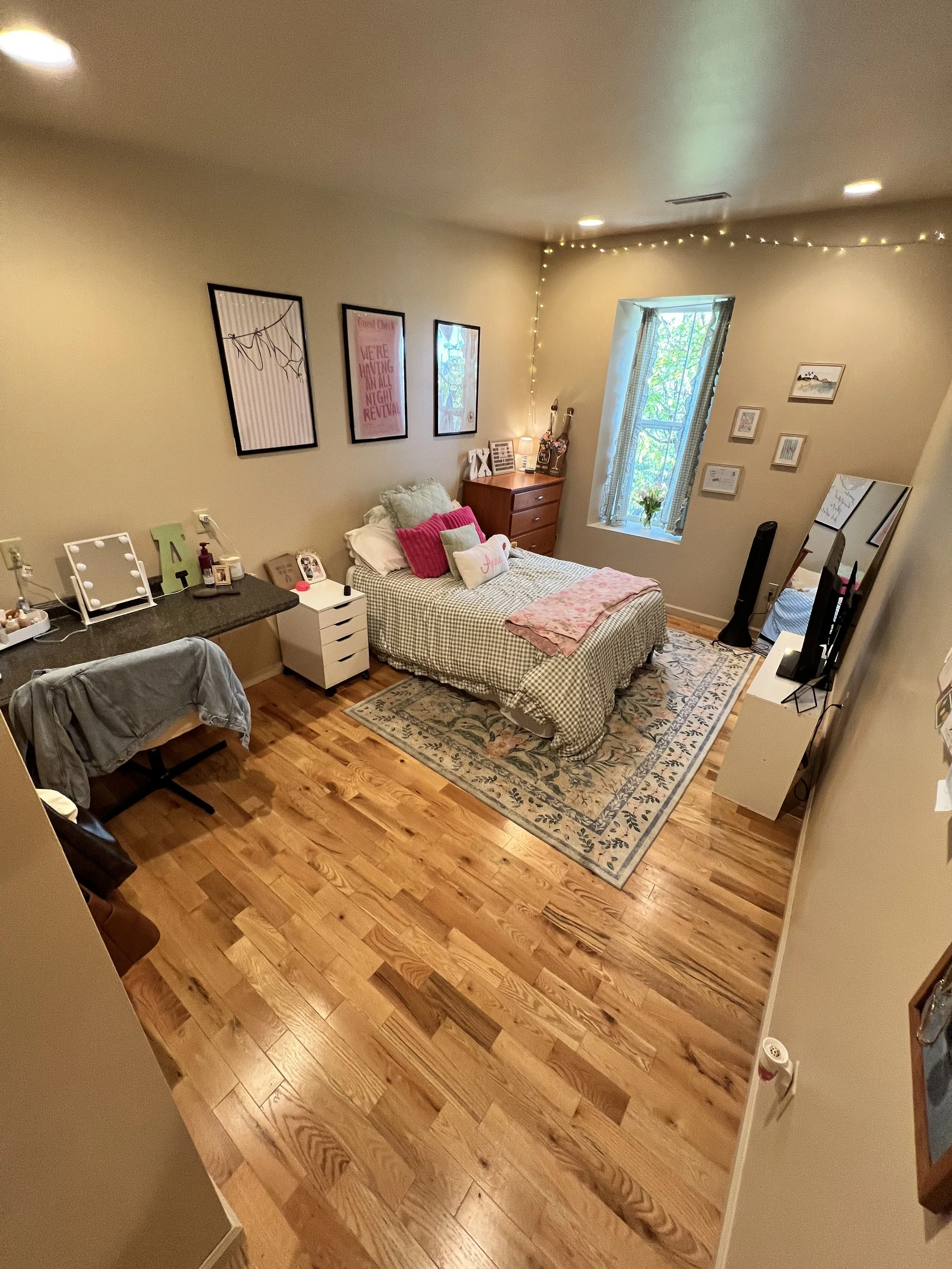 Apartment 1- 5 bedroom 2 bathroom