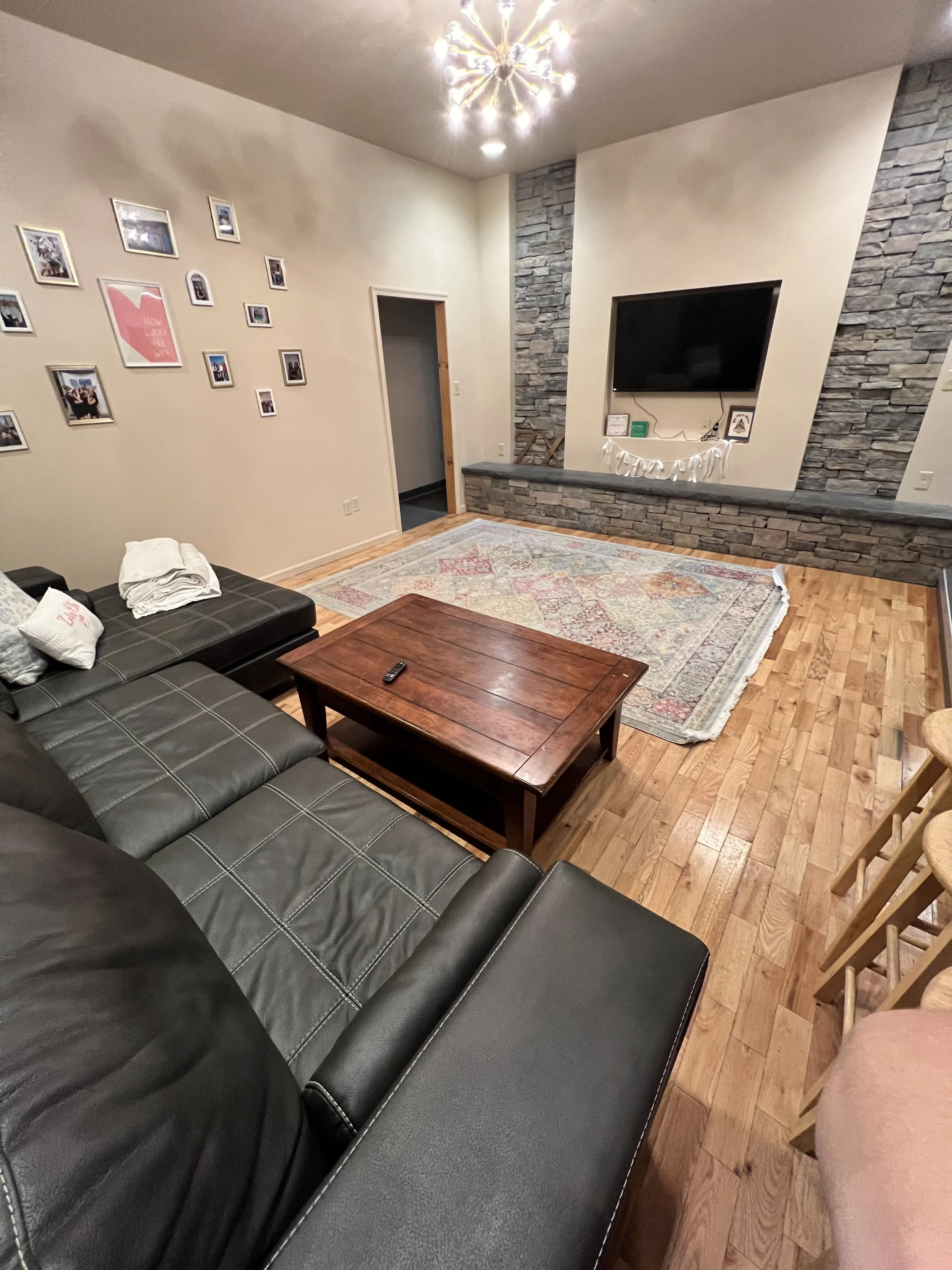 Apartment 1- 5 bedroom 2 bathroom