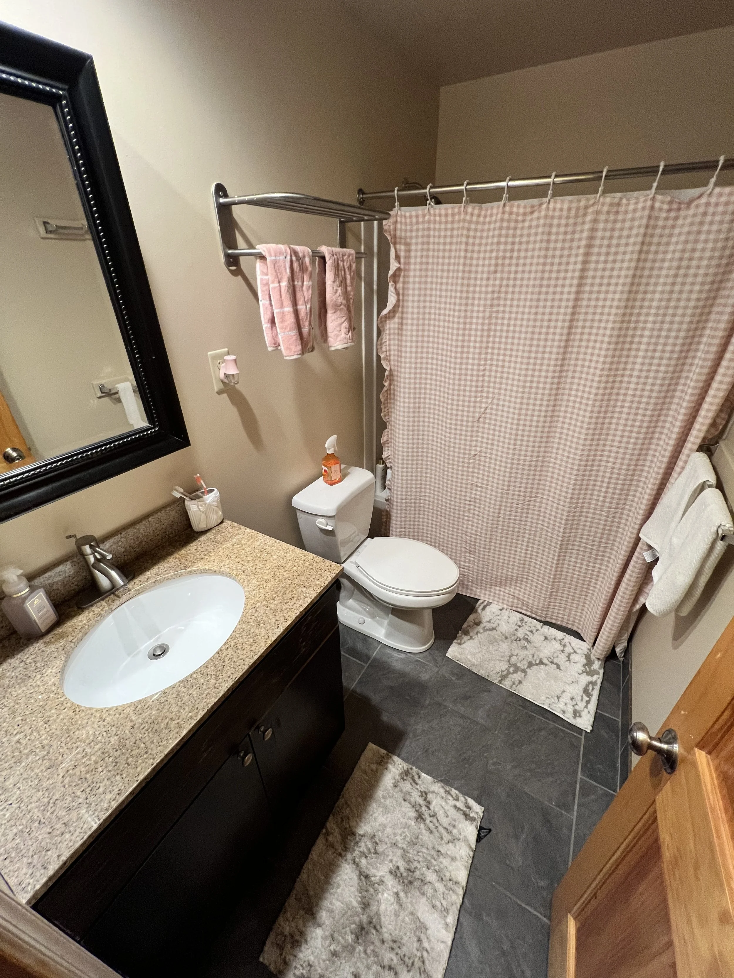 Apartment 1- 5 bedroom 2 bathroom