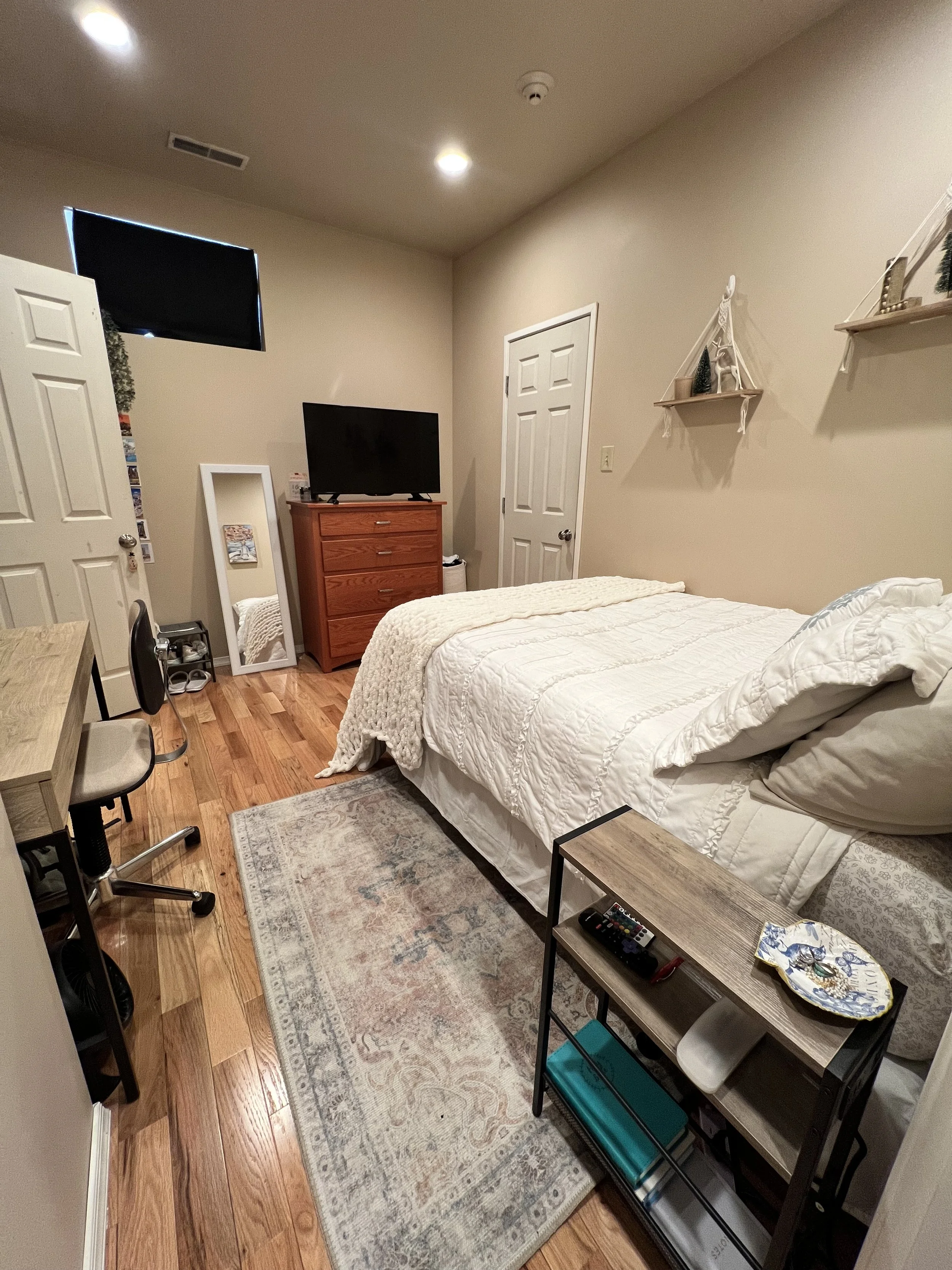 Apartment 8- 3 bedroom 3 bathroom