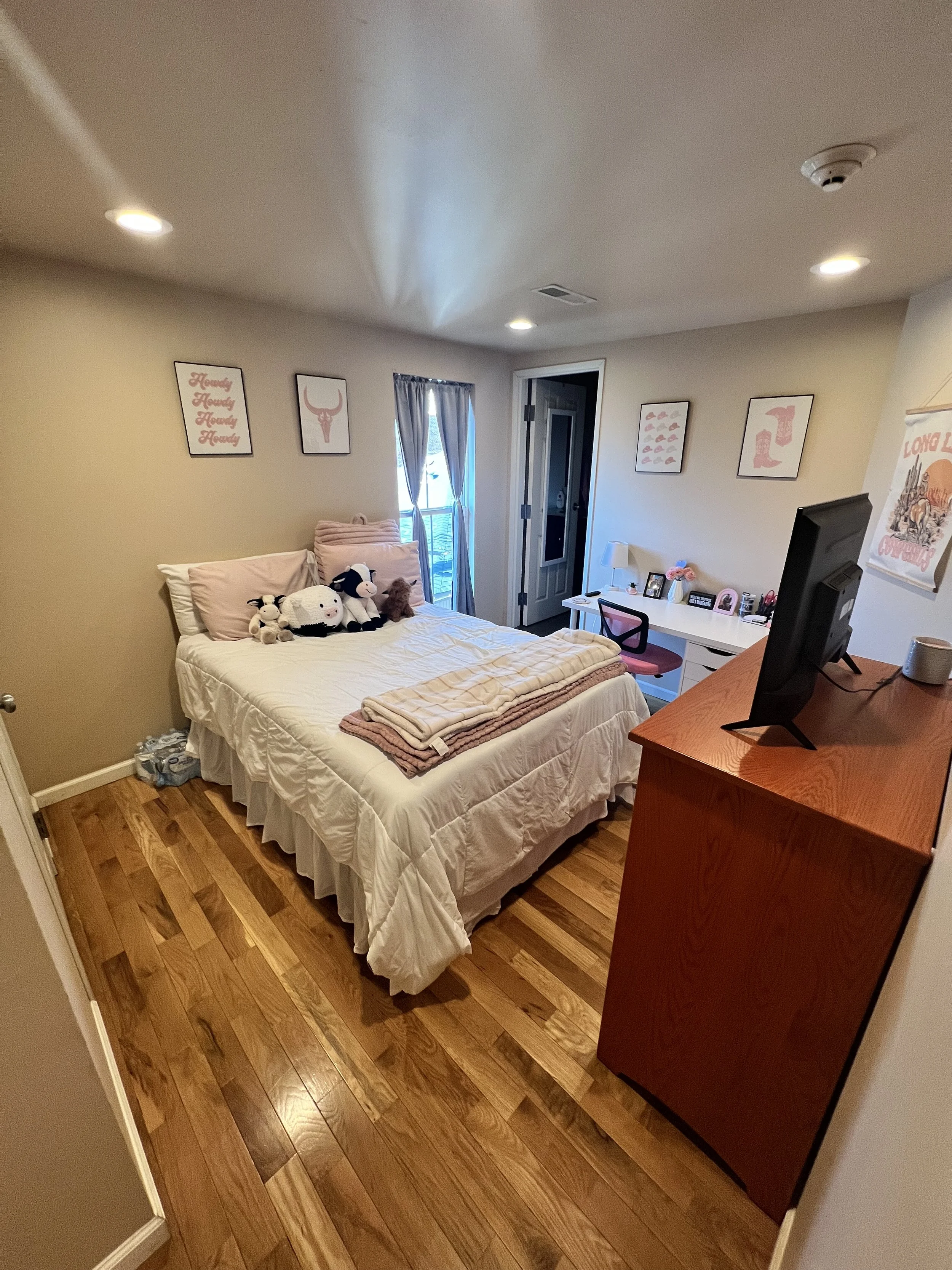 Apartment 11 4 Bedroom - 4 Bathroom