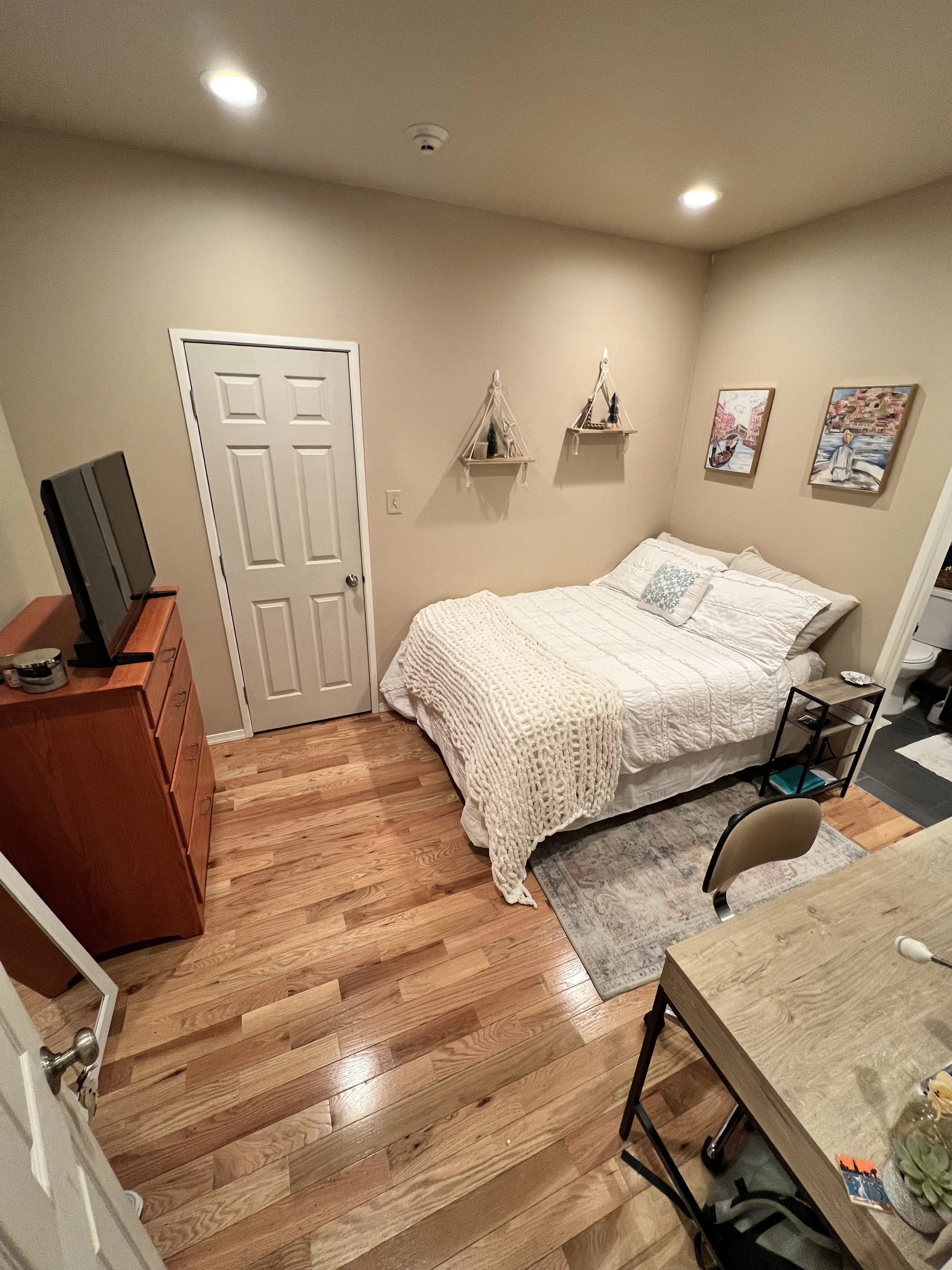 Apartment 8- 3 bedroom 3 bathroom