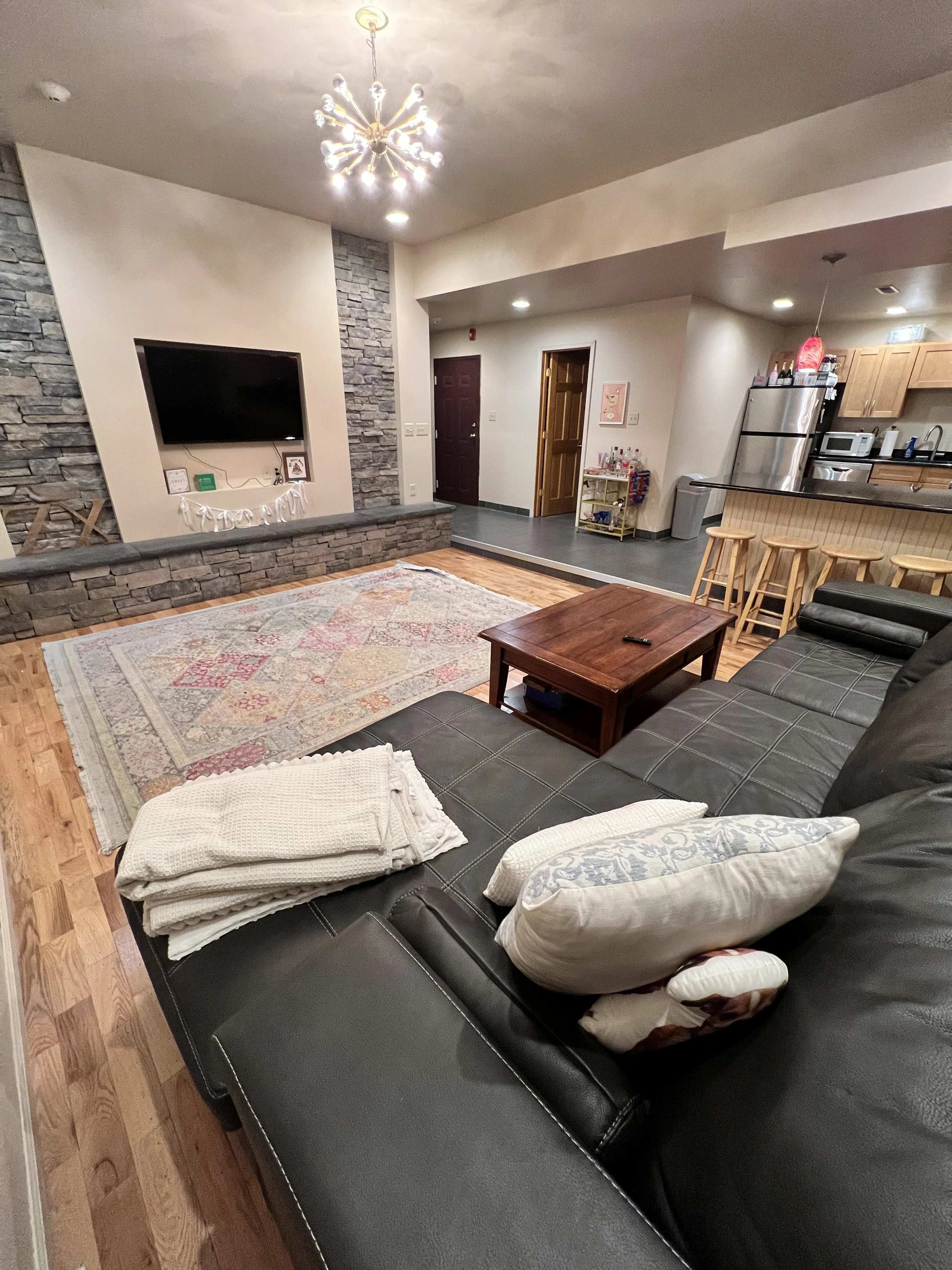 Apartment 1- 5 bedroom 2 bathroom
