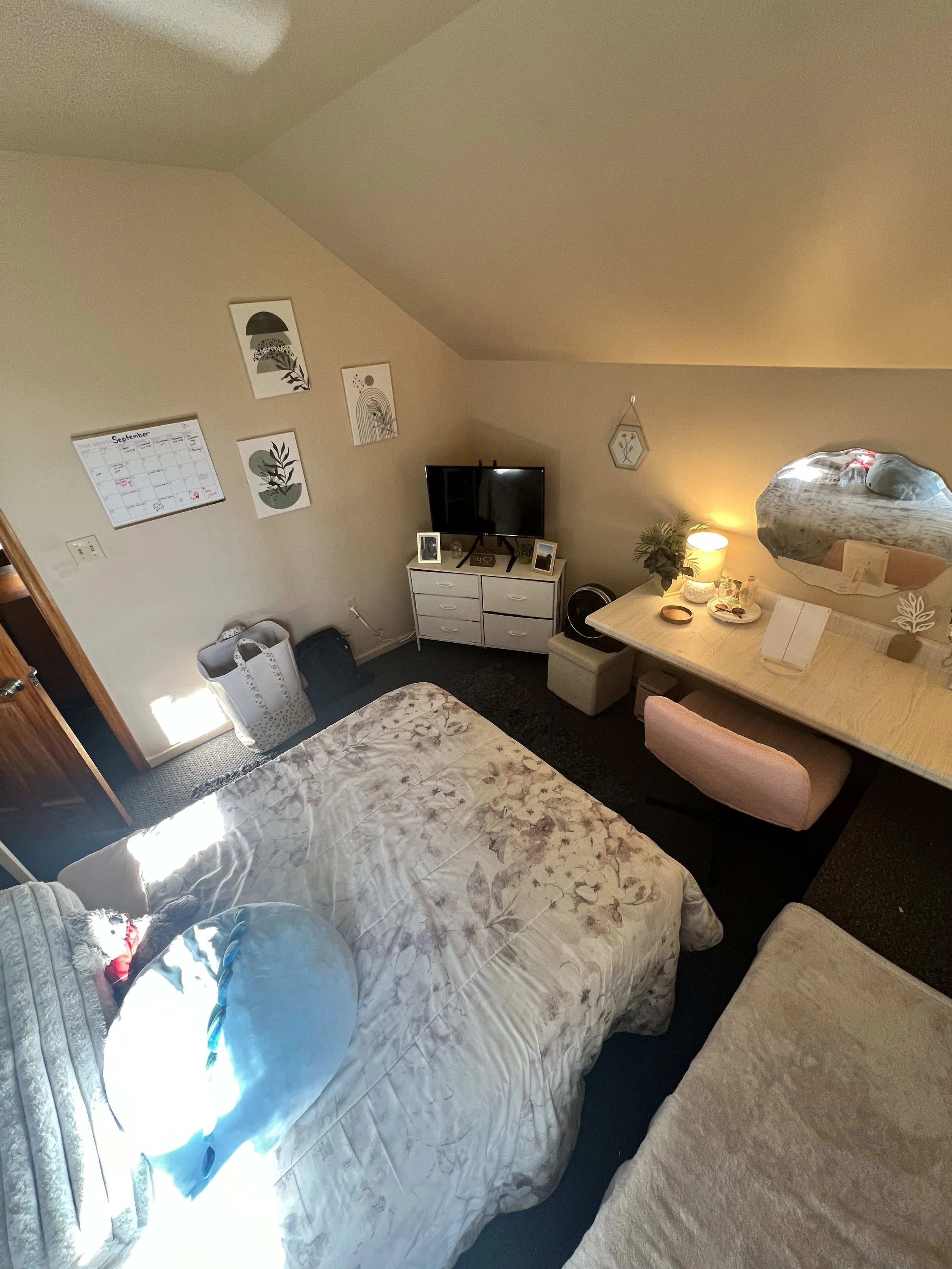 Apartment B - 7 bedroom 2.5 bathroom