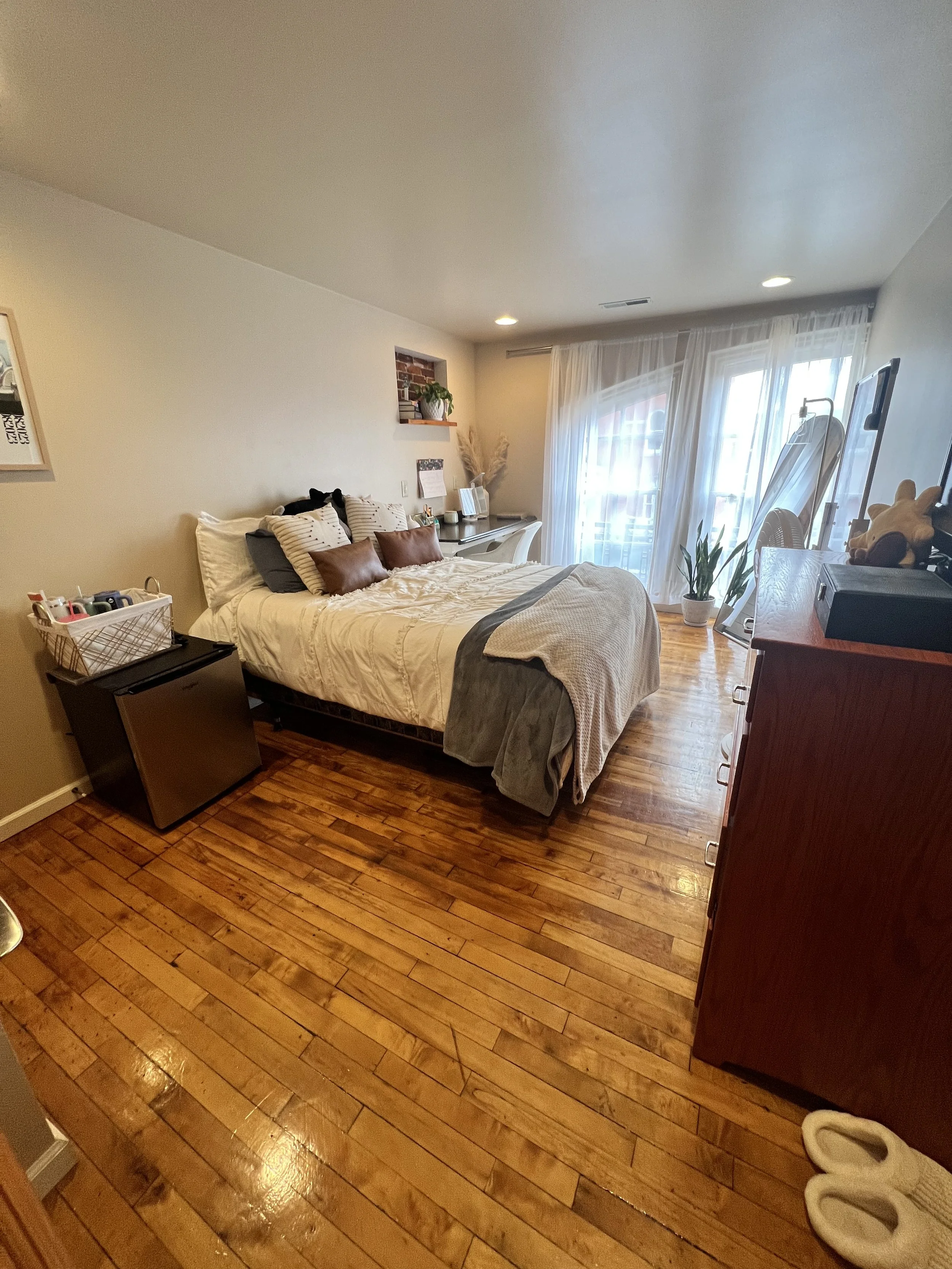 Apartment 3A - 6 bedroom 6 bathroom