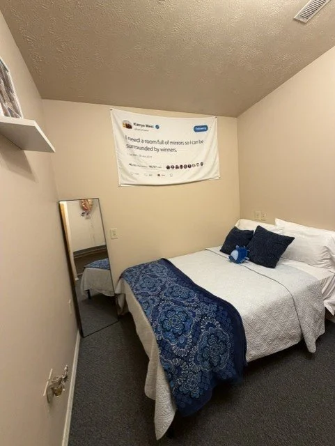 Apartment 3B - 6 bedroom 2 bathroom
