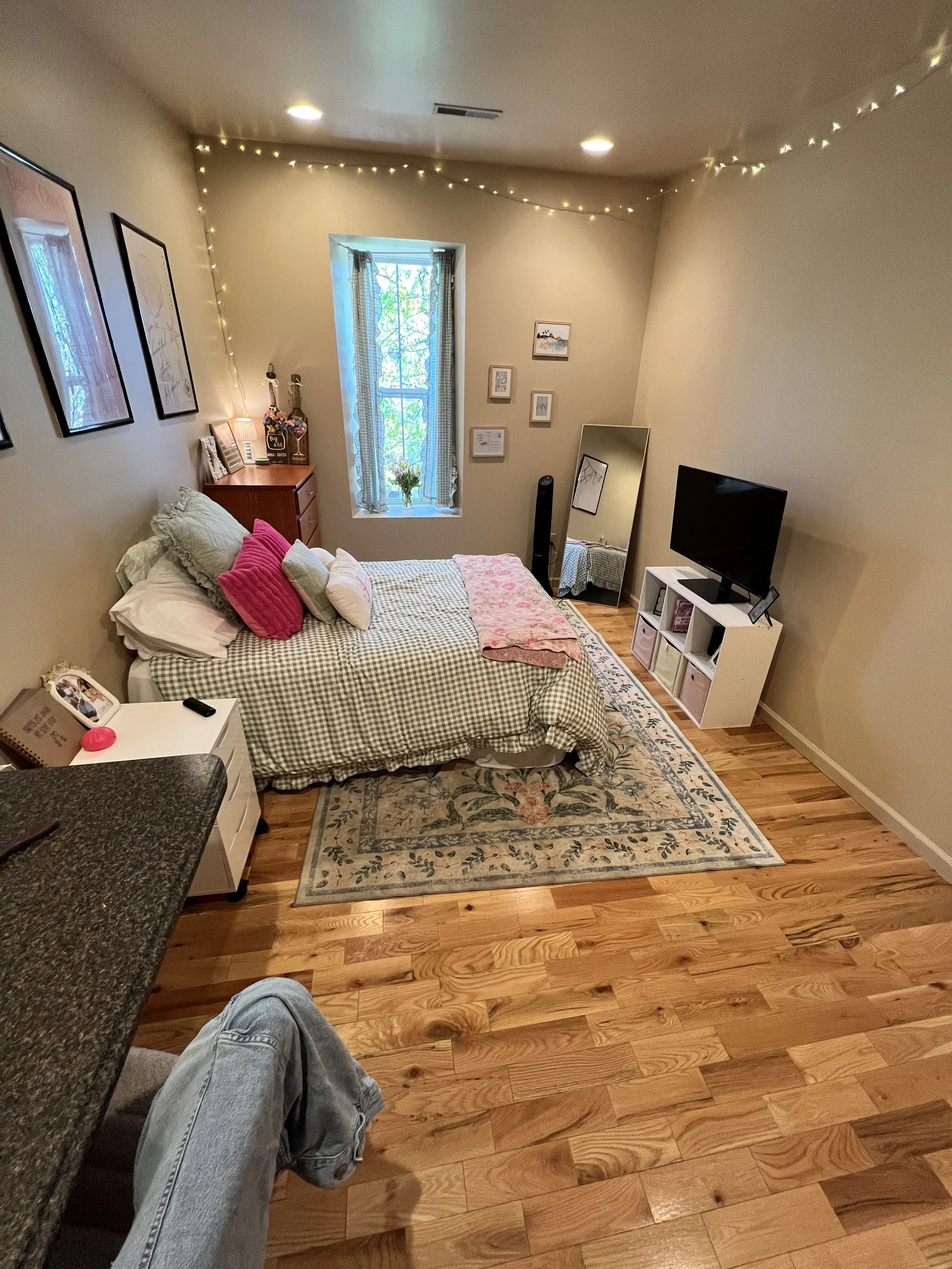 Apartment 1- 5 bedroom 2 bathroom