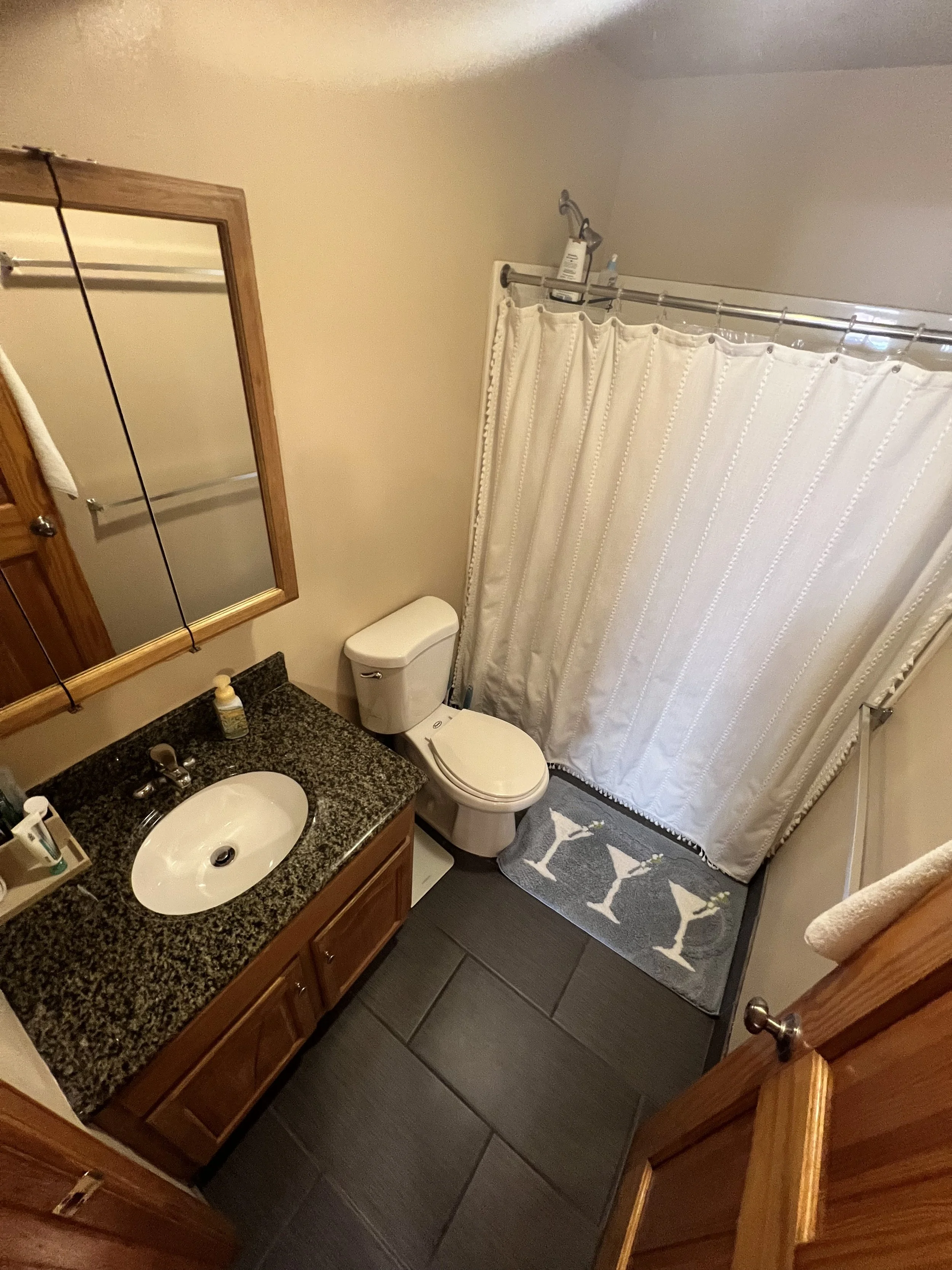 Full Bathroom 36 E Main Street Apartment 