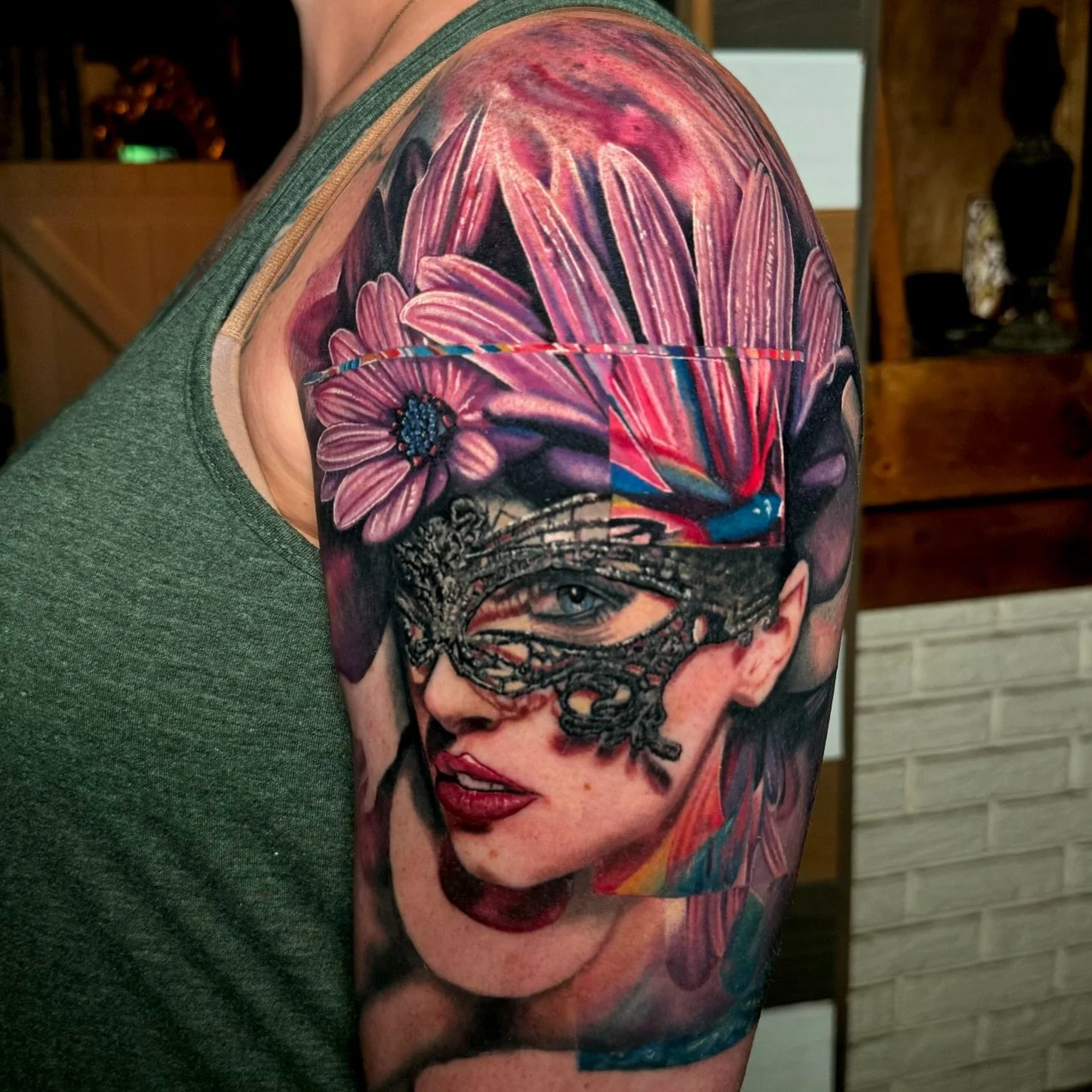 #wip &ldquo;There is a glitch in the system&rdquo; #premade design is coming along nicely. Thanks for the commitment Jeri! 🫡 I appreciate you.
Done @truthandtriumphtattoo using @hustlebutterdeluxe @fytsuppliesusa_ @neumatattoomachines @tattooarmour_