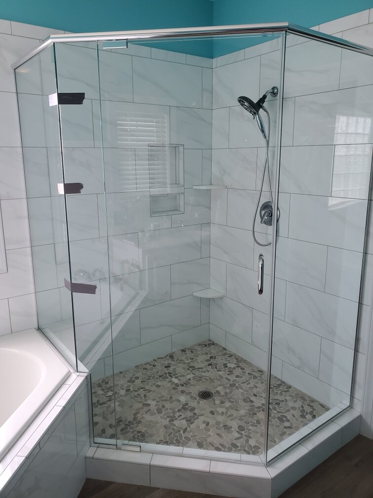 Frameless Corner Shower with Header.JPG