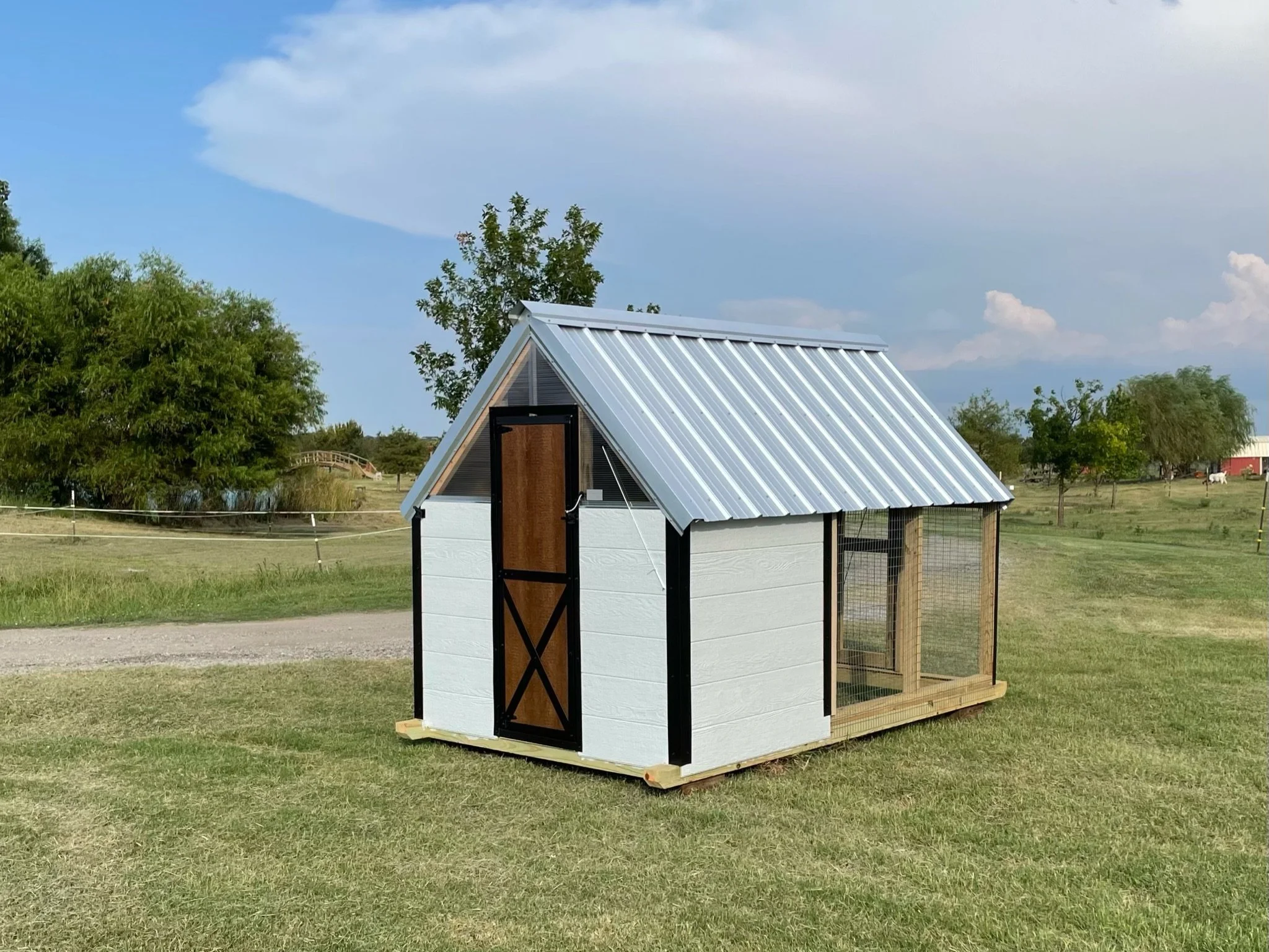 6x10 Mini Coop (Farmhouse Edition)