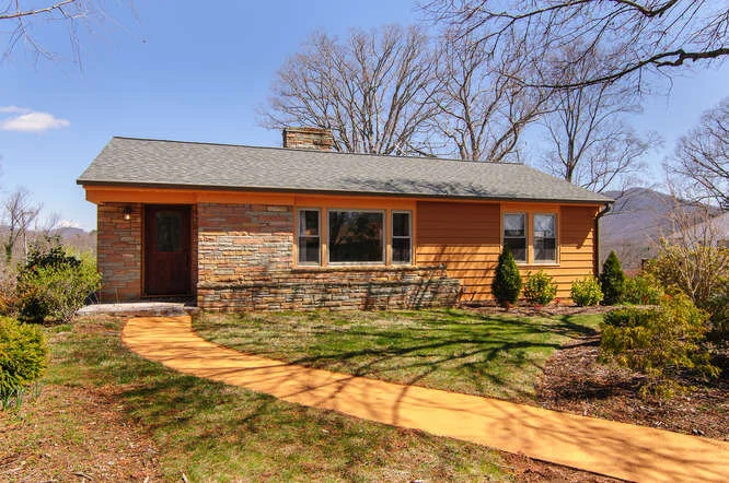 FOR SALE: 6 Waverly Ct.