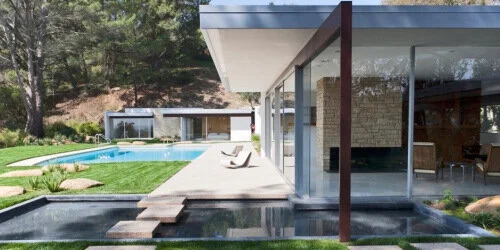 Richard Neutra’s Transparent Singleton Residence
